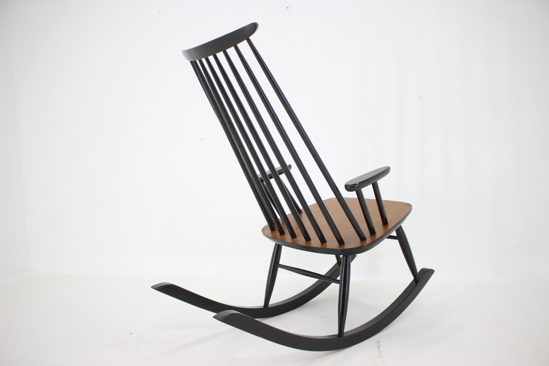 1960s Varjosen Puunjalostus beech rocking chair, Finland