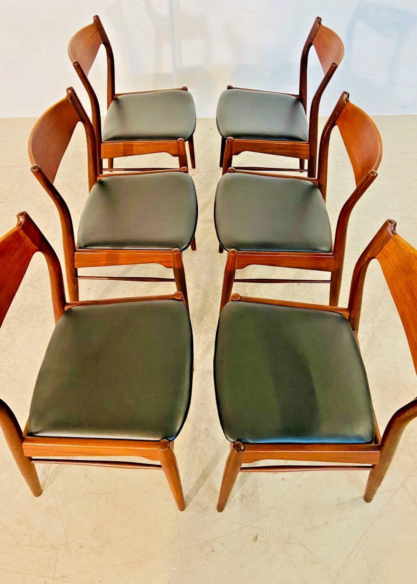 Danish vintage Arne Wahl Iversen teak and leather dining chairs model 26 - 1960s