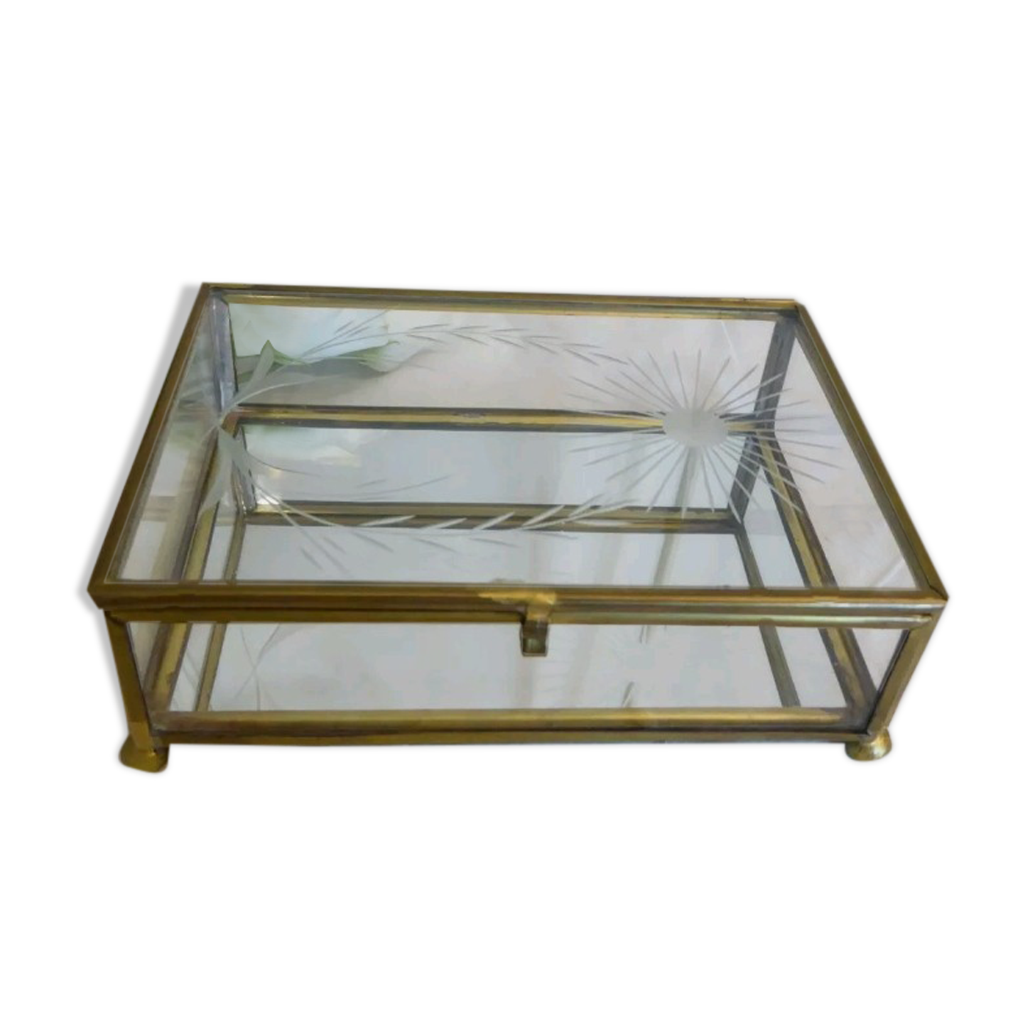 Vintage jewelry box in engraved glass and mirror bottom