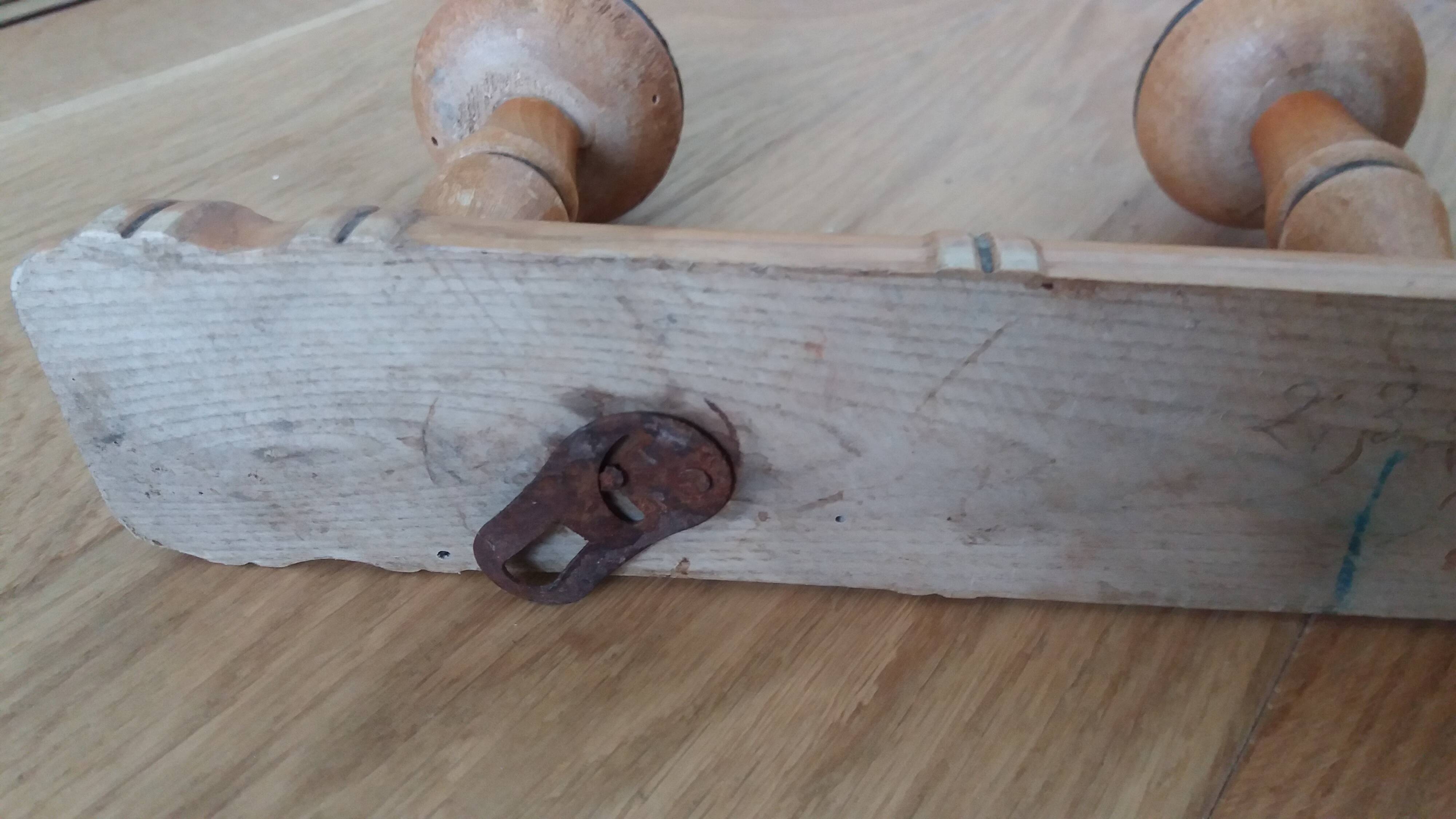 Porte manteau mural en bois façon bambou à 3 patères forme champignon