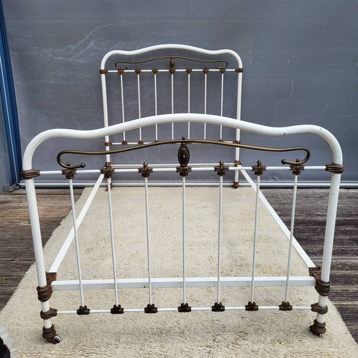 Art Deco Accolade Bed on Casters 190x120