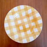 6 hollow plates with yellow and white checkered