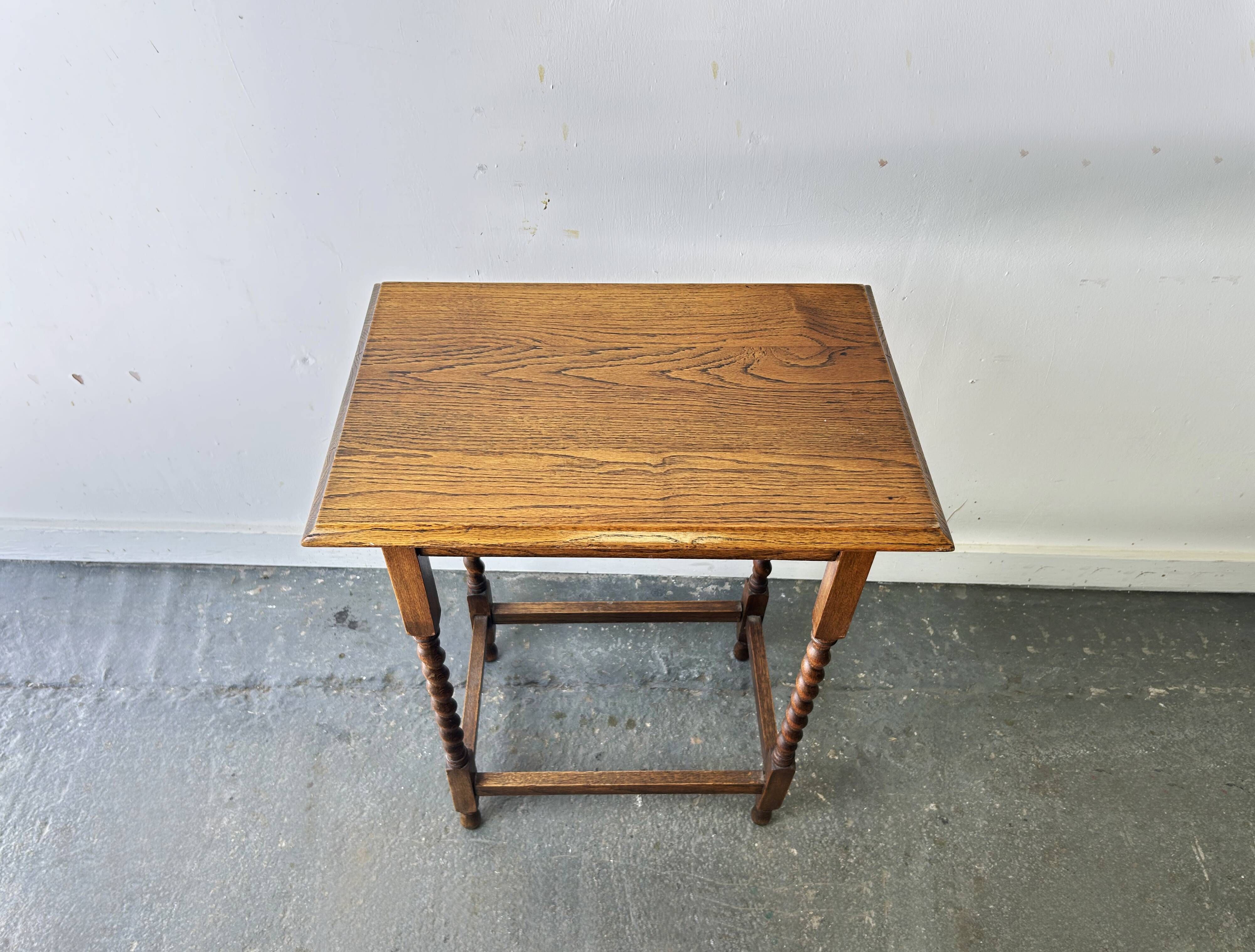 Antique Edwardian Oak Barley Twist Petite Occasional Side Table 1900s-1920s
