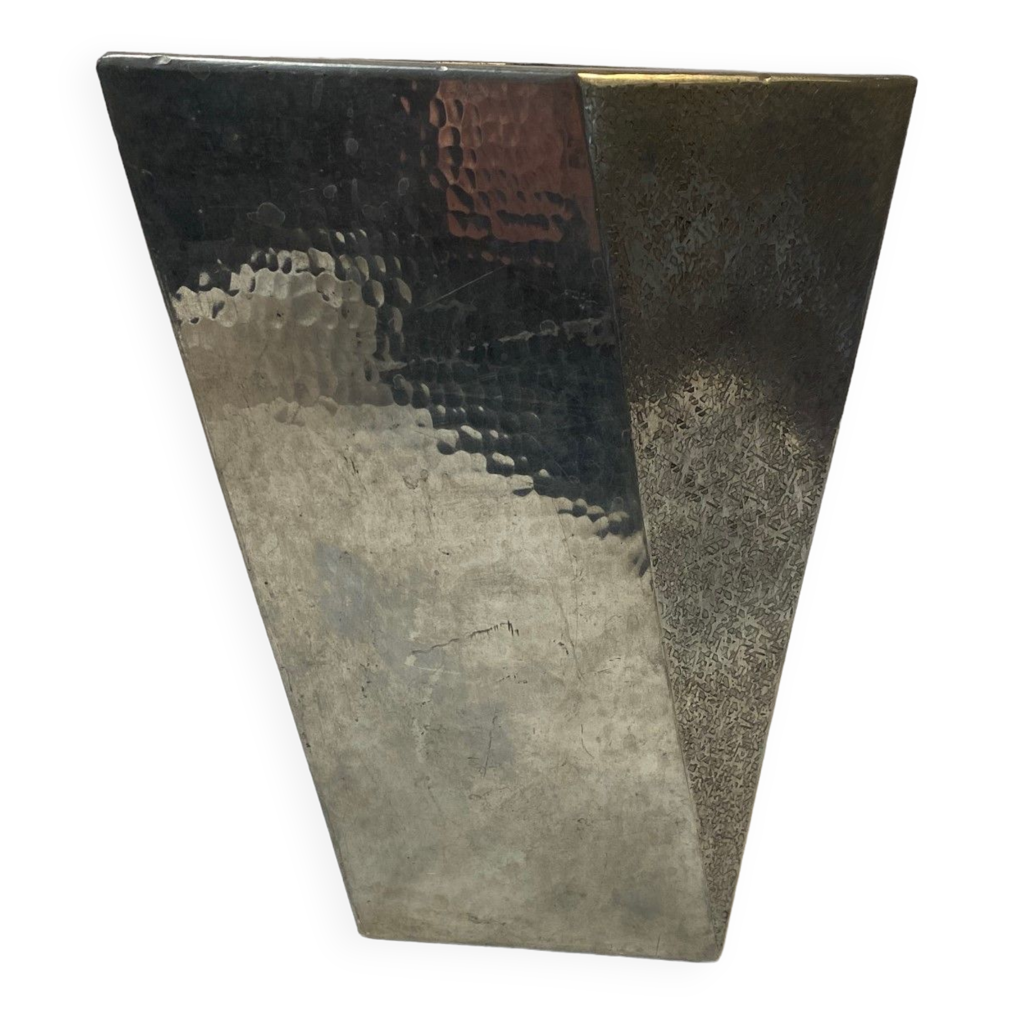 Tin vase hammered by Jean Chorin
