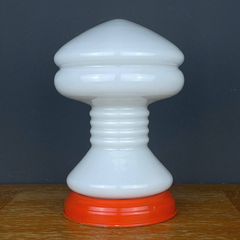 Vintage table lamp in white opaline glass, Italy, 1970s