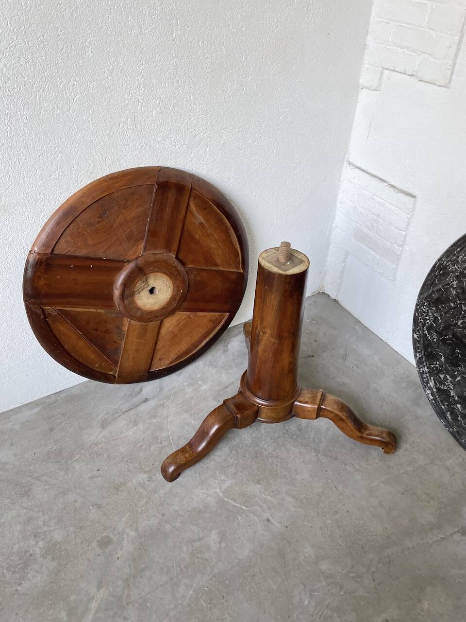 Empire walnut and marble pedestal table, late 19th century