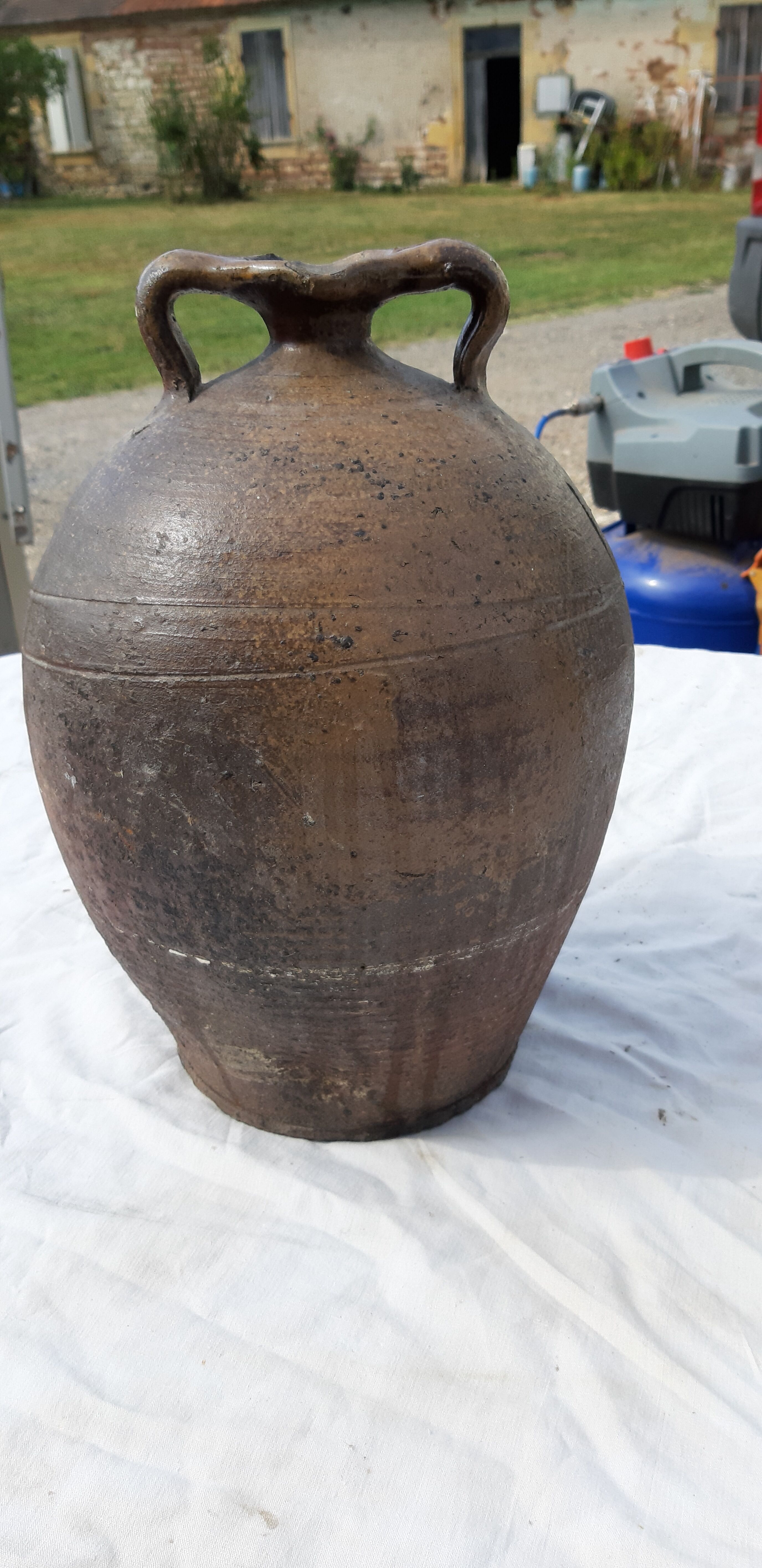 2 potiches in sandstone 19th