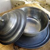 Soup bowl and its tin tray