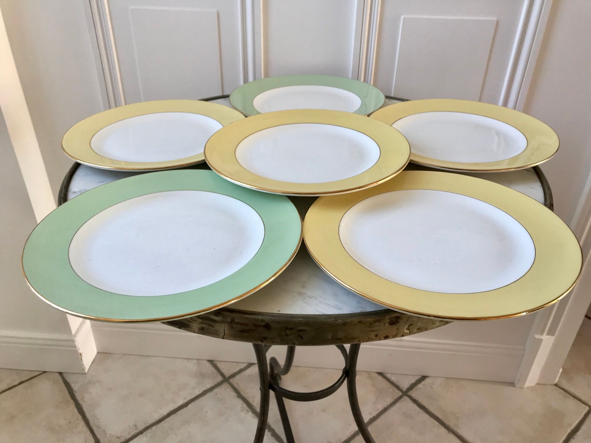 Set of 4 flat plates Saint-Amand pastel yellow and almond green 60s