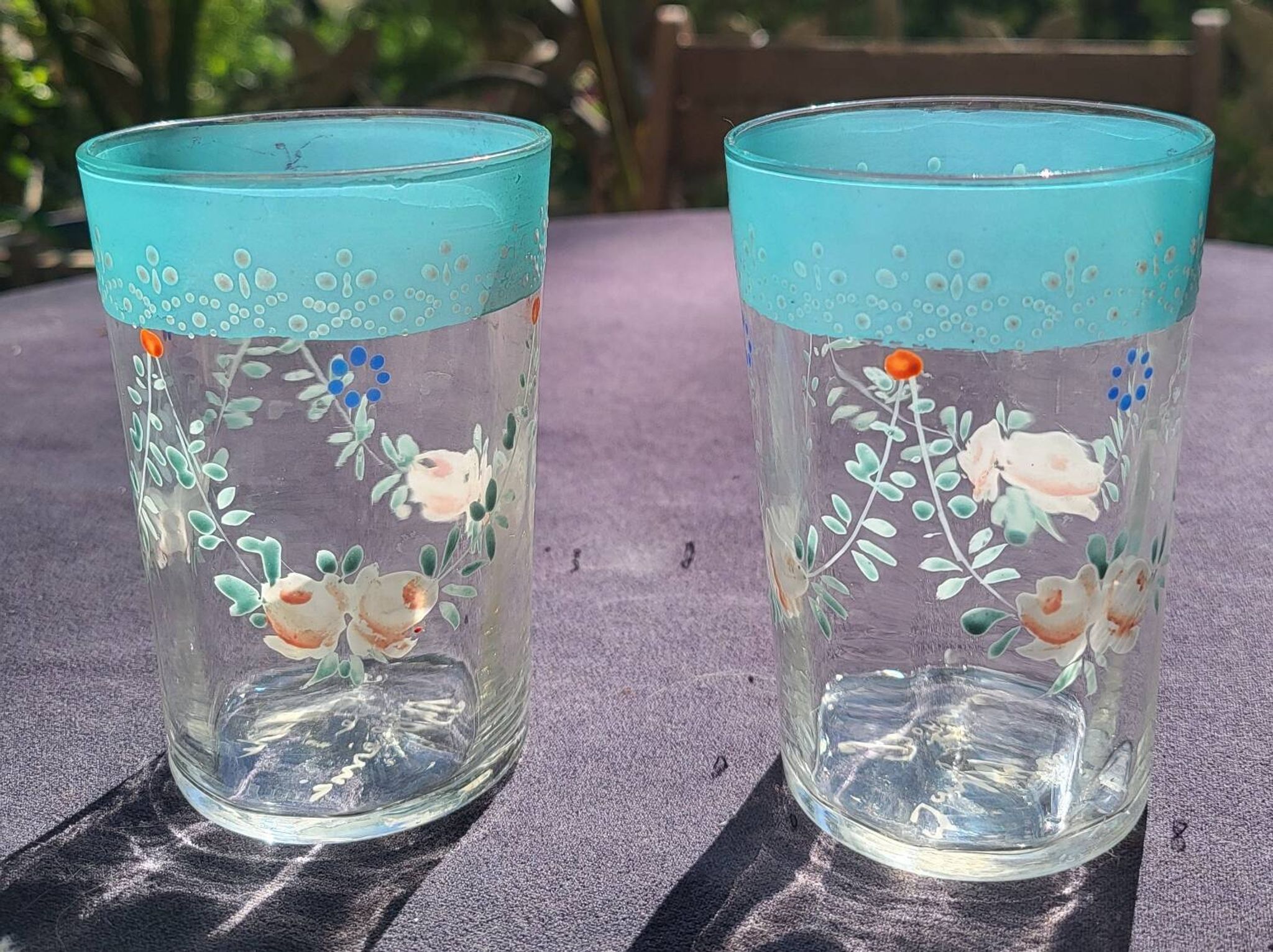 2 verres émaillés fine verte bohème