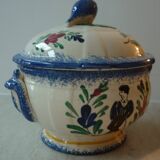 Tureen for onion soup