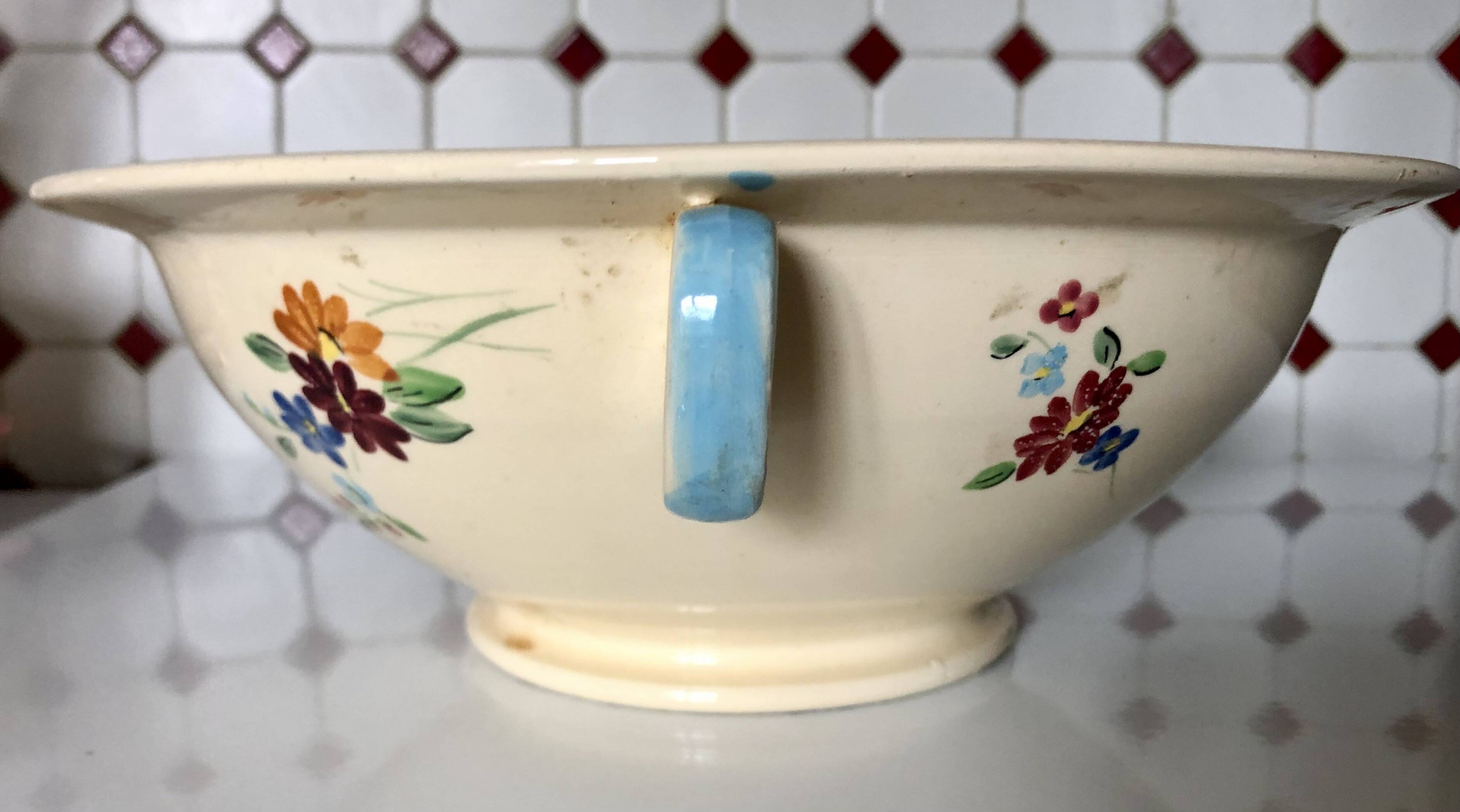 34-piece service, Longchamp Bagatelle model, made and painted by hand