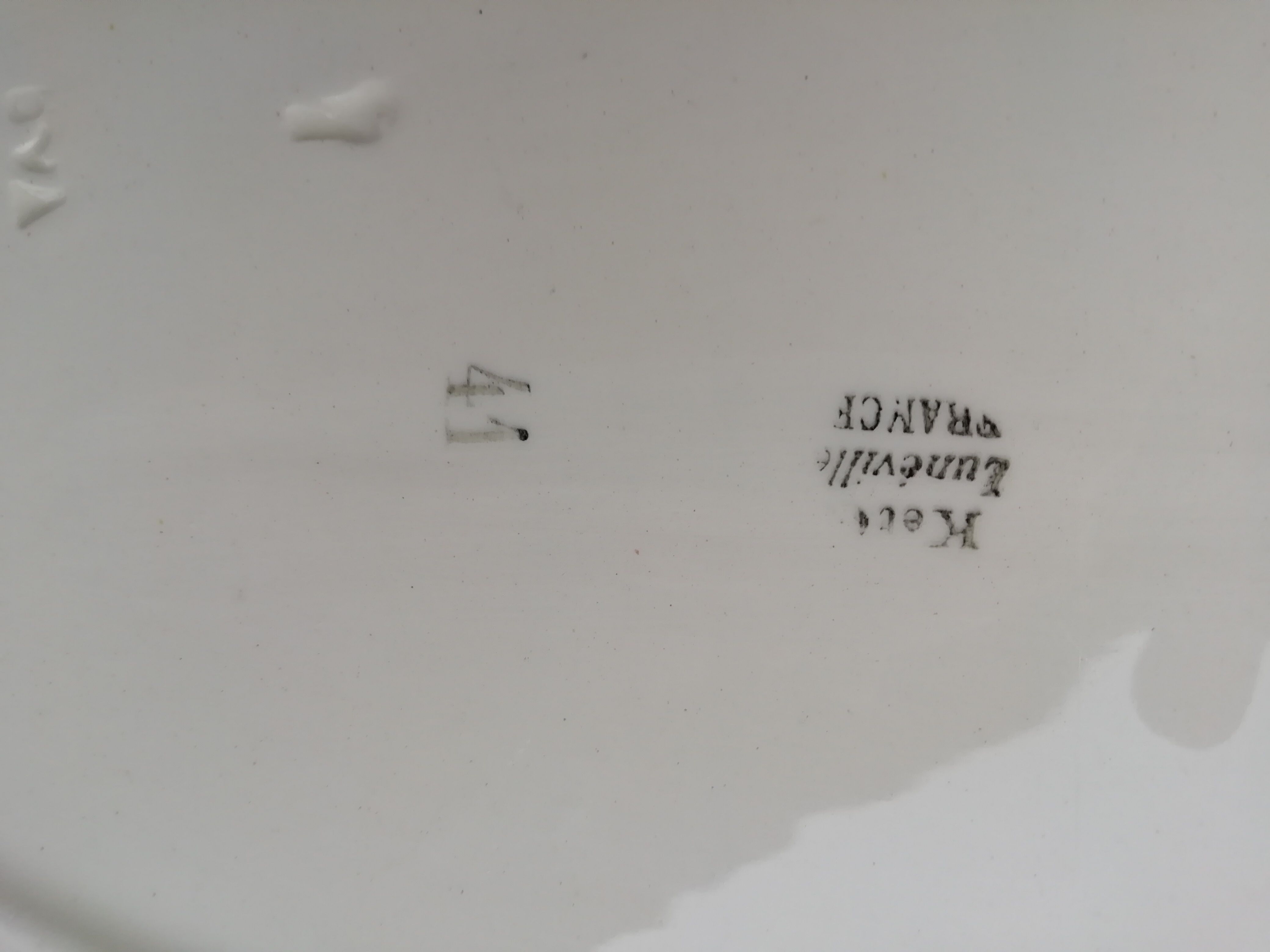 Lunéville pink oval décor dish