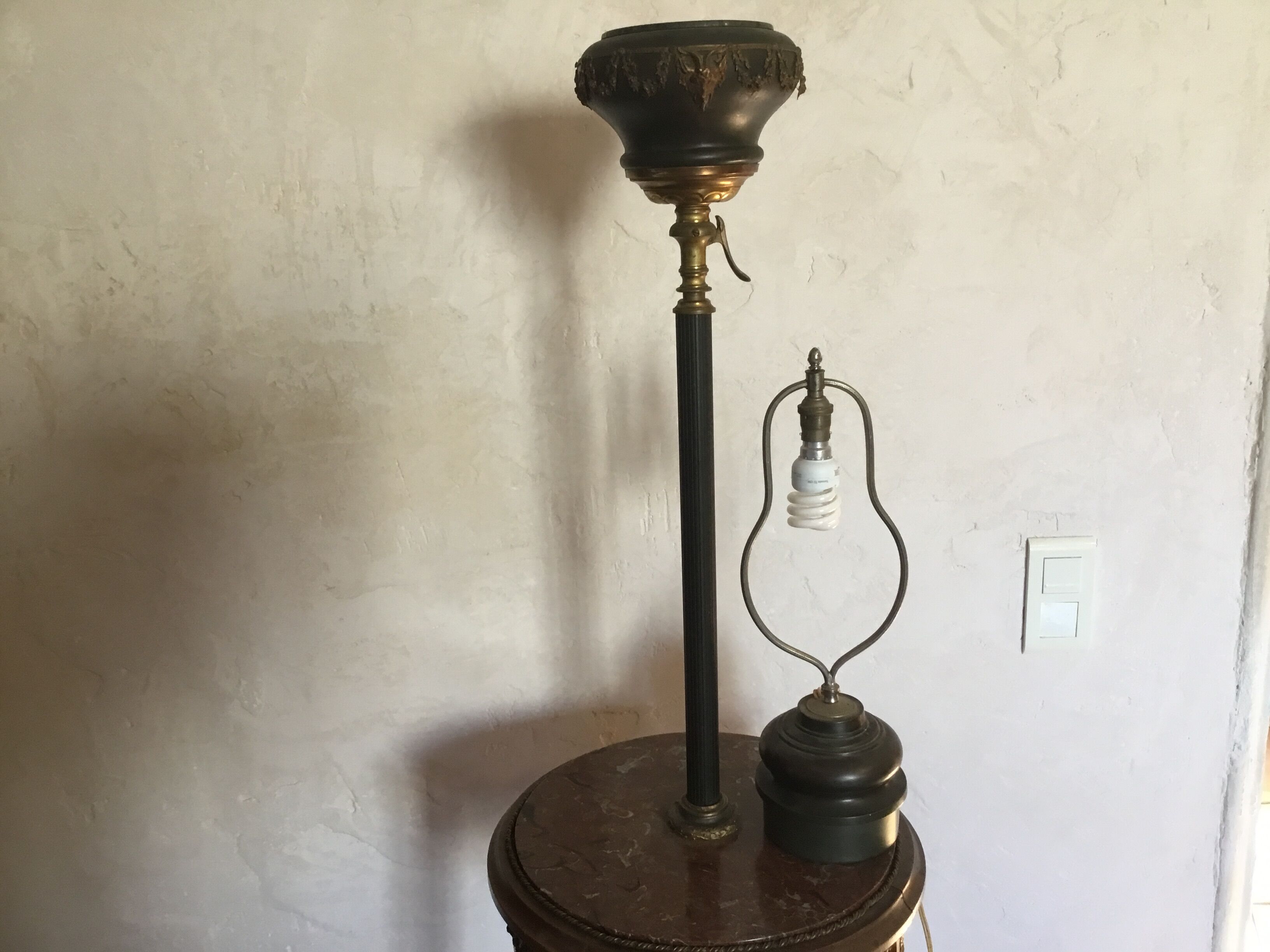Healing-Lampadaire Side table decoration in bronze head and feet of goats
