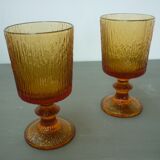 2 amber glass foot glasses