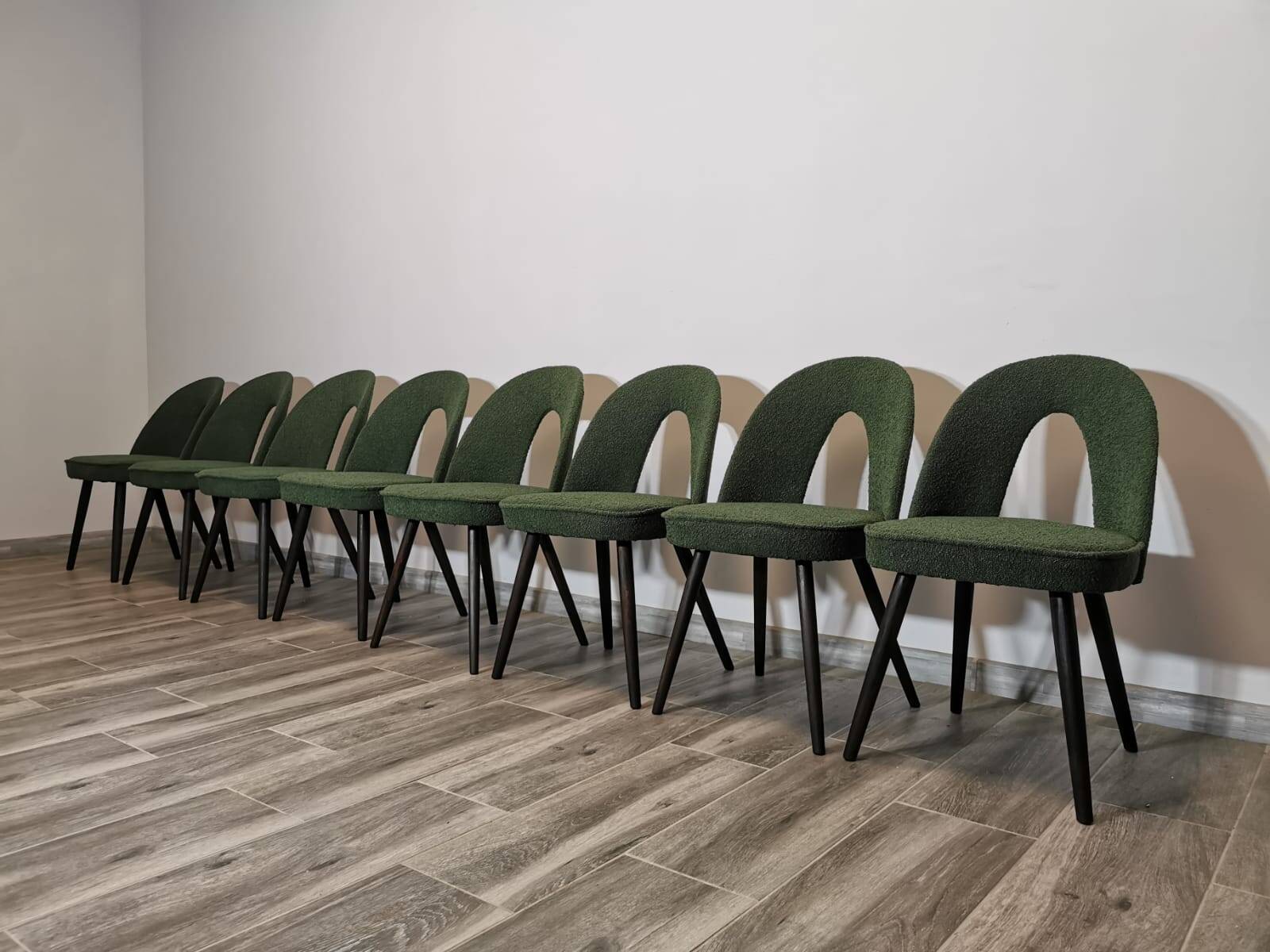 Chaises de salle à manger par Antonin Suman, 1960s, Set de 8