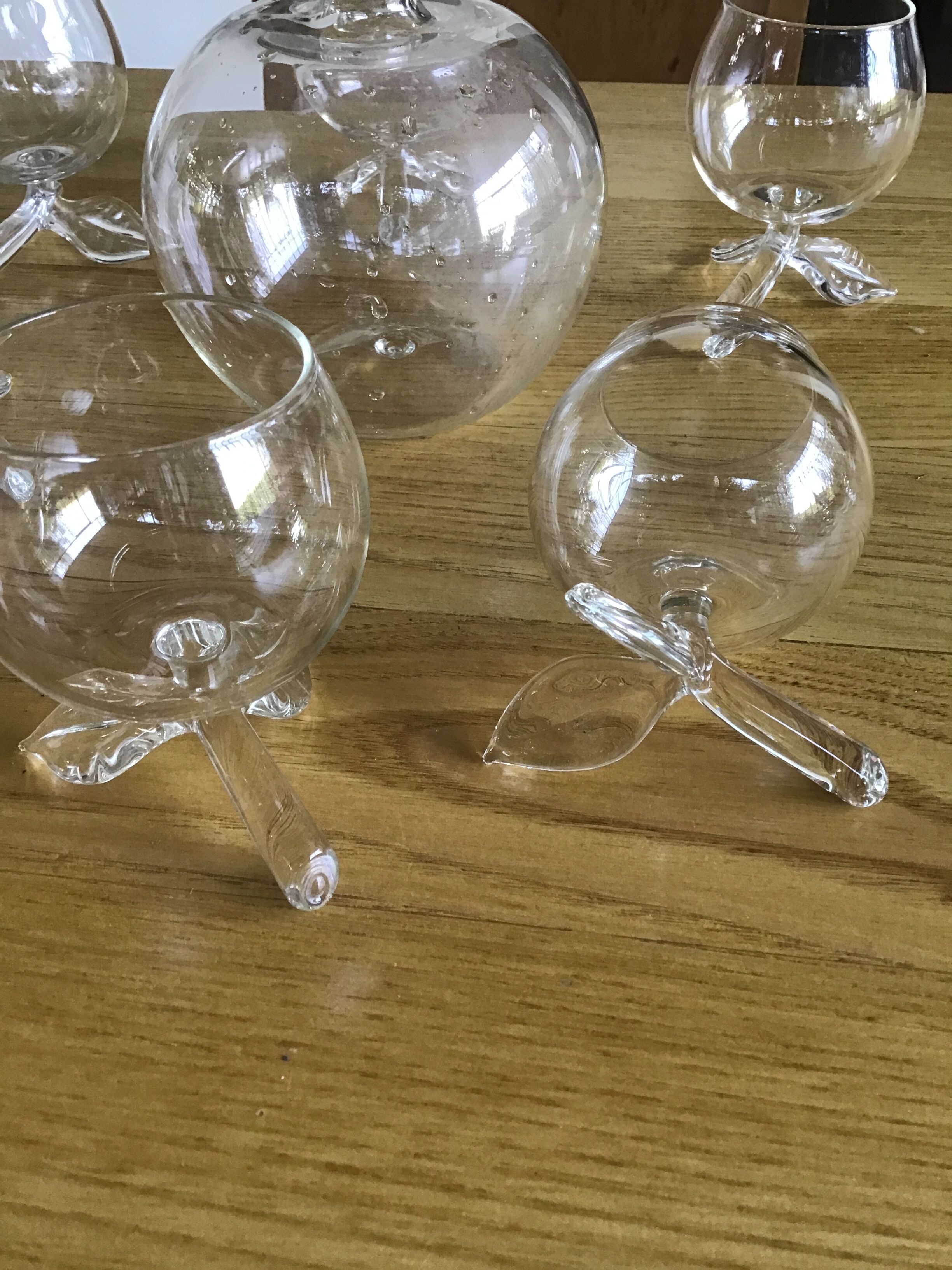 Carafe service and 6 ball glasses