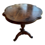Pedestal table