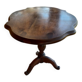 Pedestal table