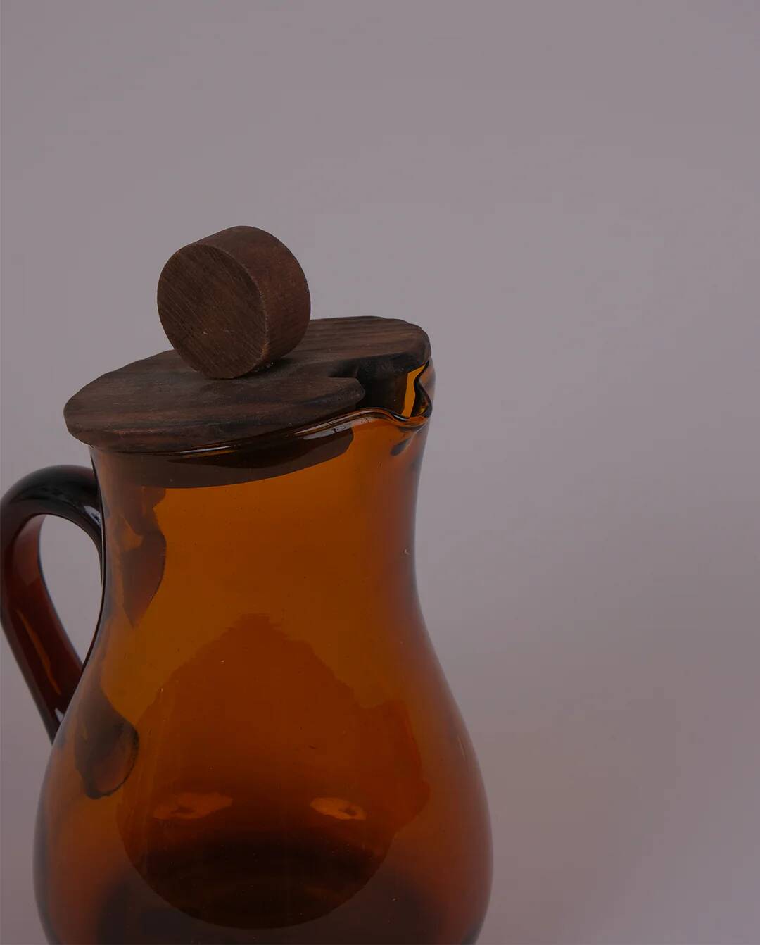 Pichet en verre ambré