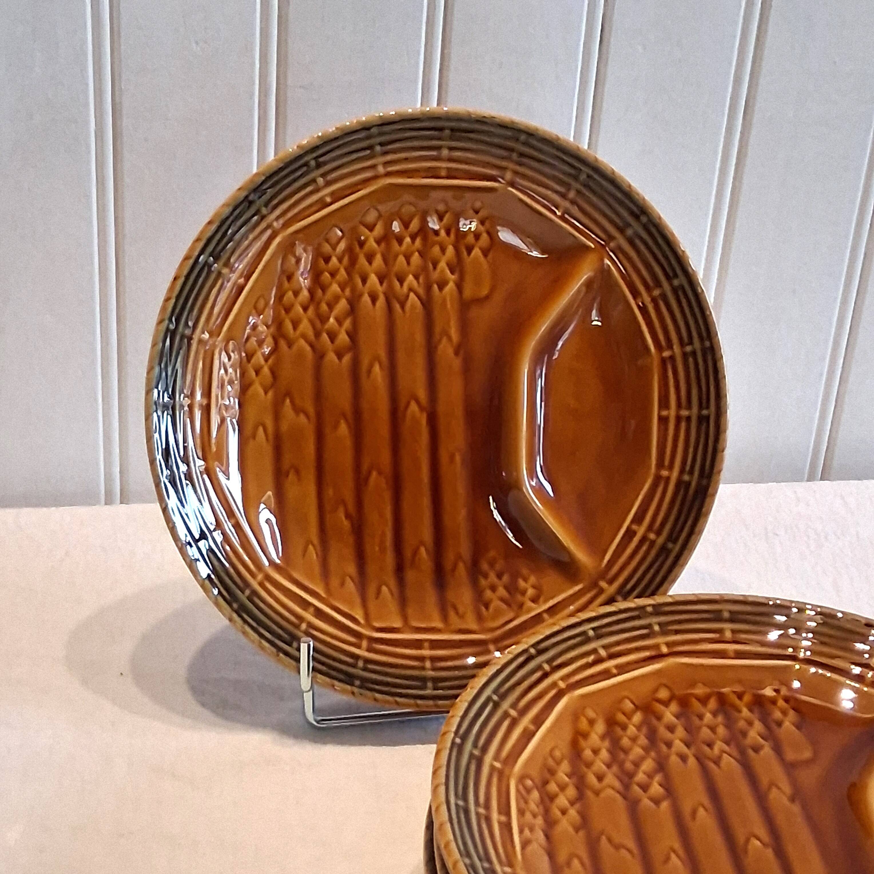 6 asparagus plates stamped "Sarreguemines" on the back in very good condition.
