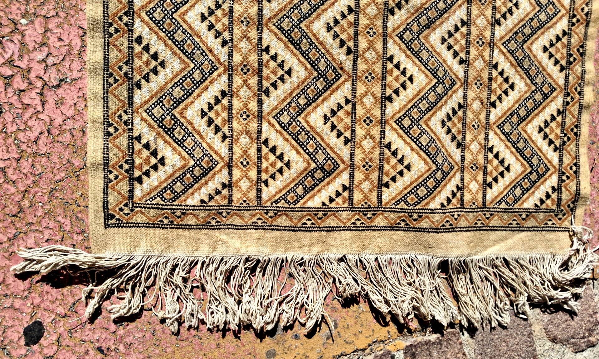 Ancien tapis d'orient tissé à la main, déco bohème vintage