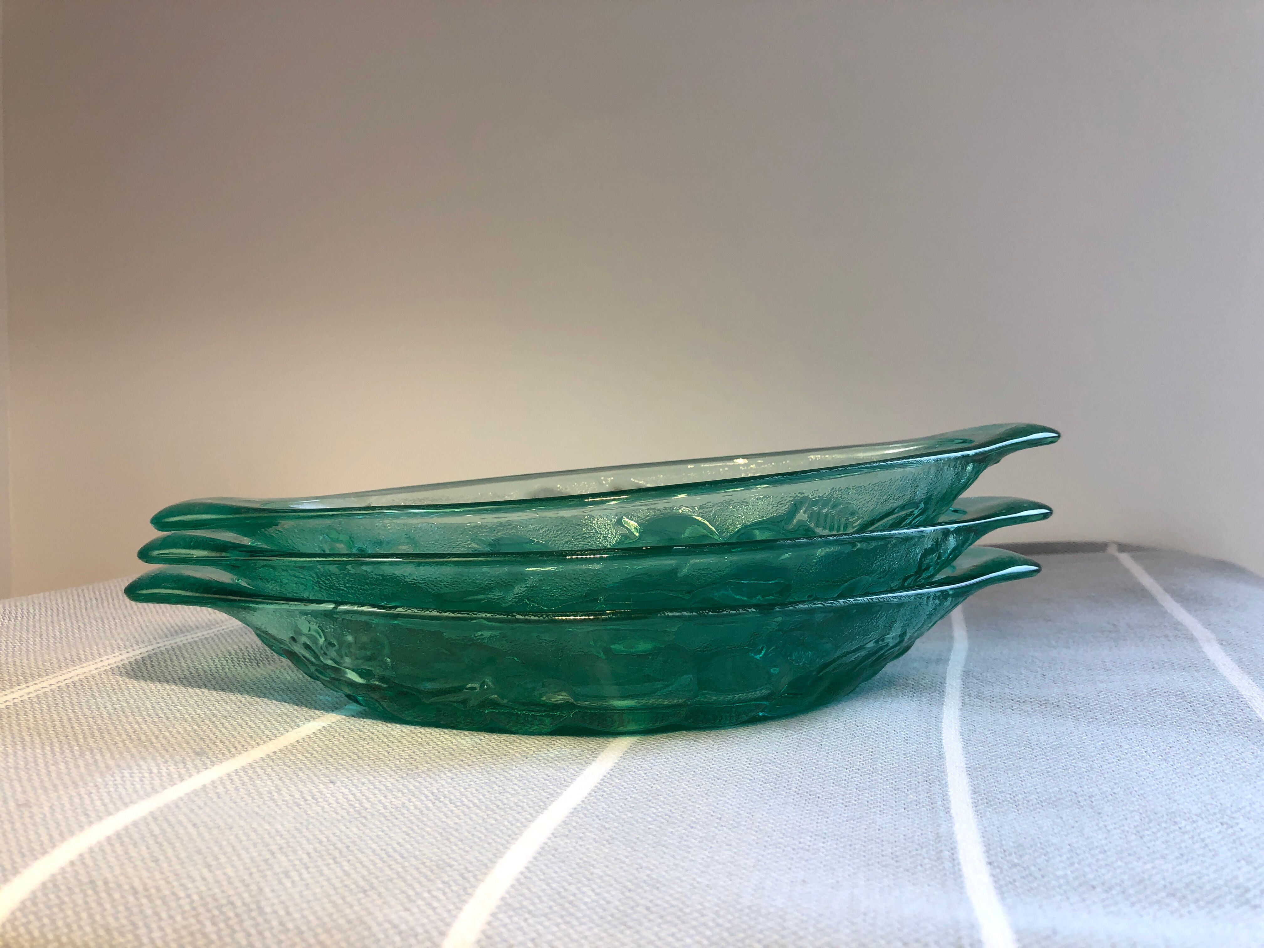 Ravier en verre vintage vert emeraude décor raisins