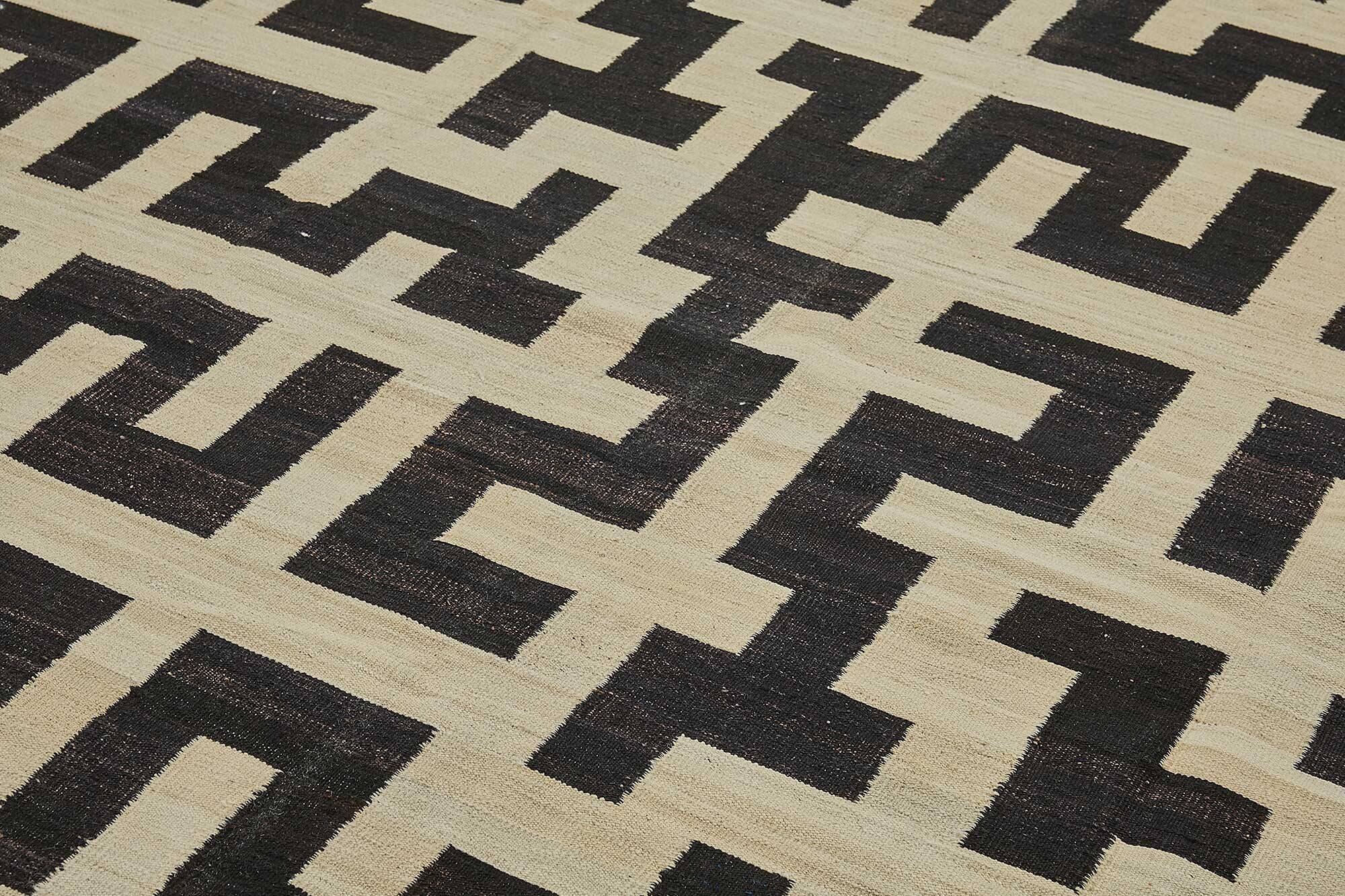 Contemporary Decorative Kilim 308 cm x 414 cm