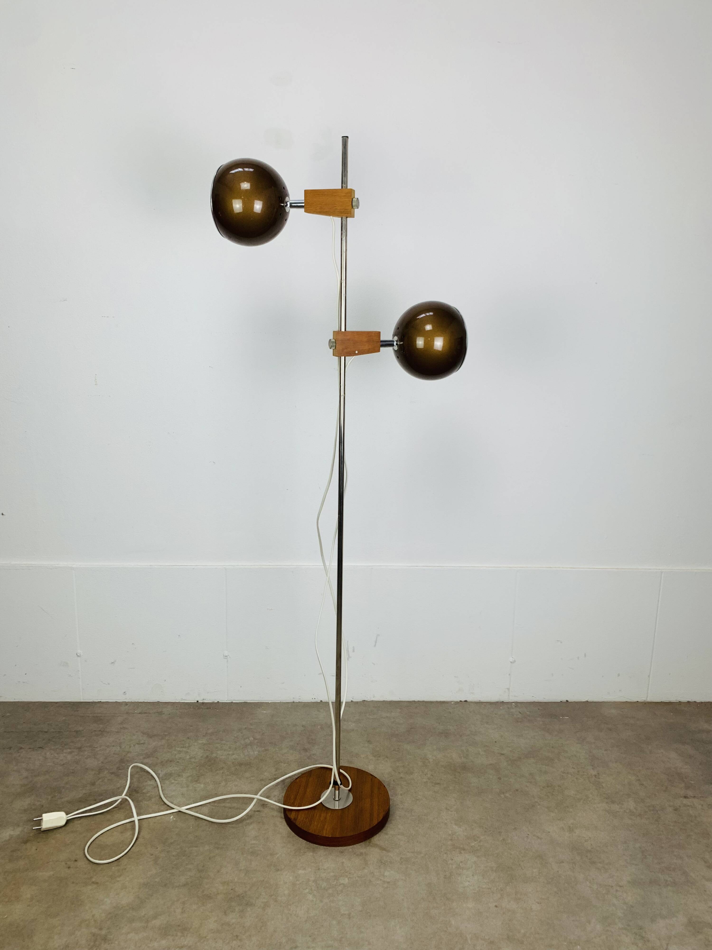Eyeball floor lamp by Temde Leuchten, copper metal, teak and chrome, 70s.