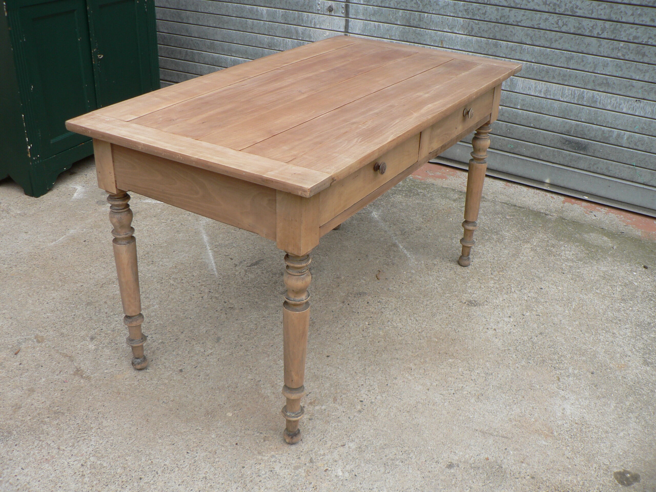 Table de ferme cuisine décapé 131cm