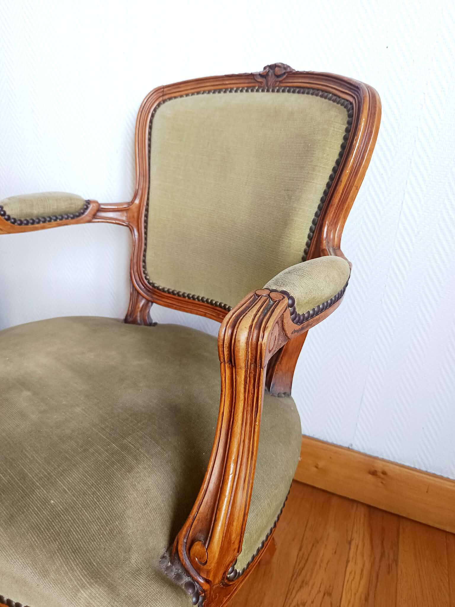 Fauteuil cabriolet vert Louis XV