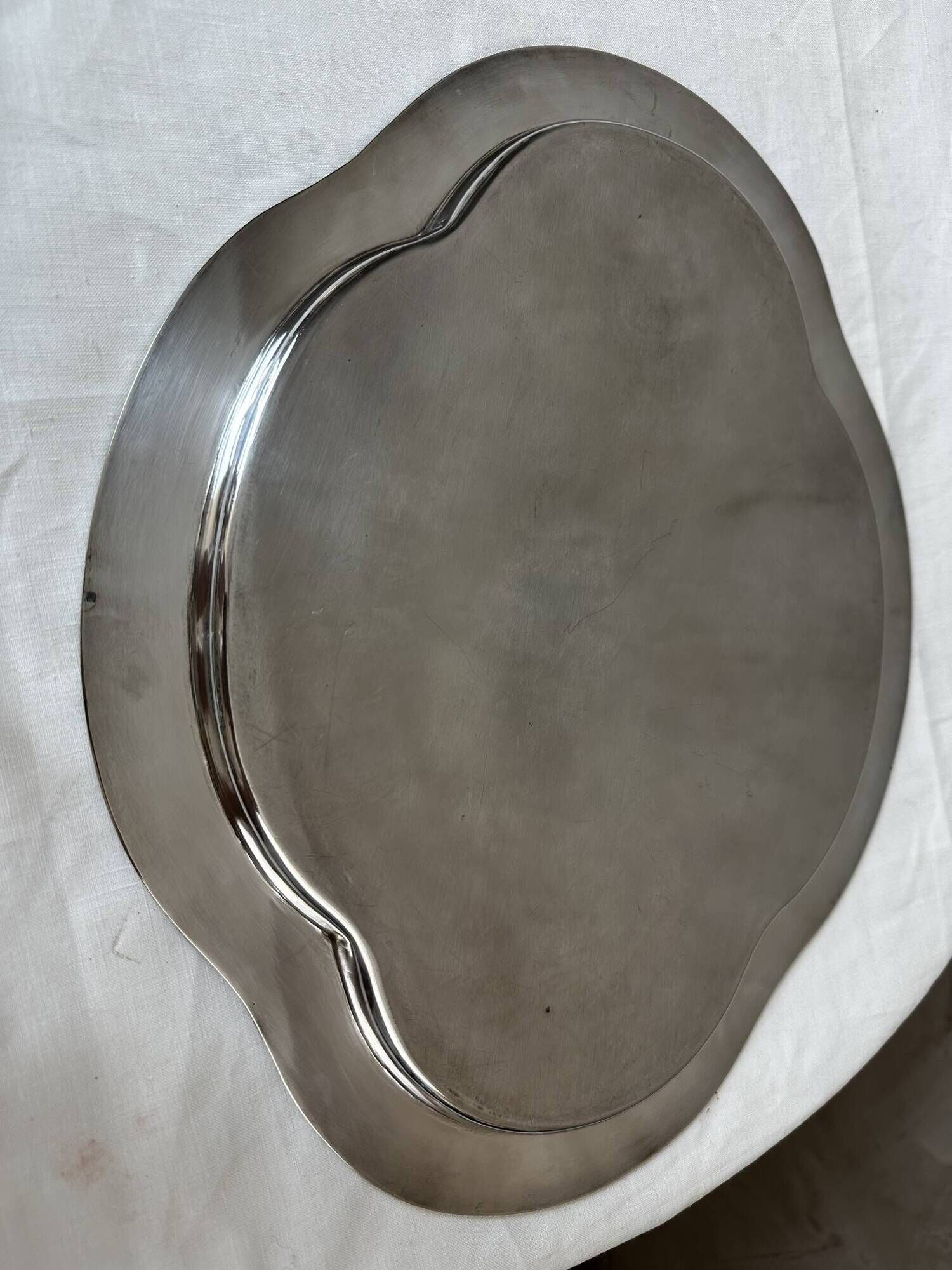 Plat de service en métal argenté