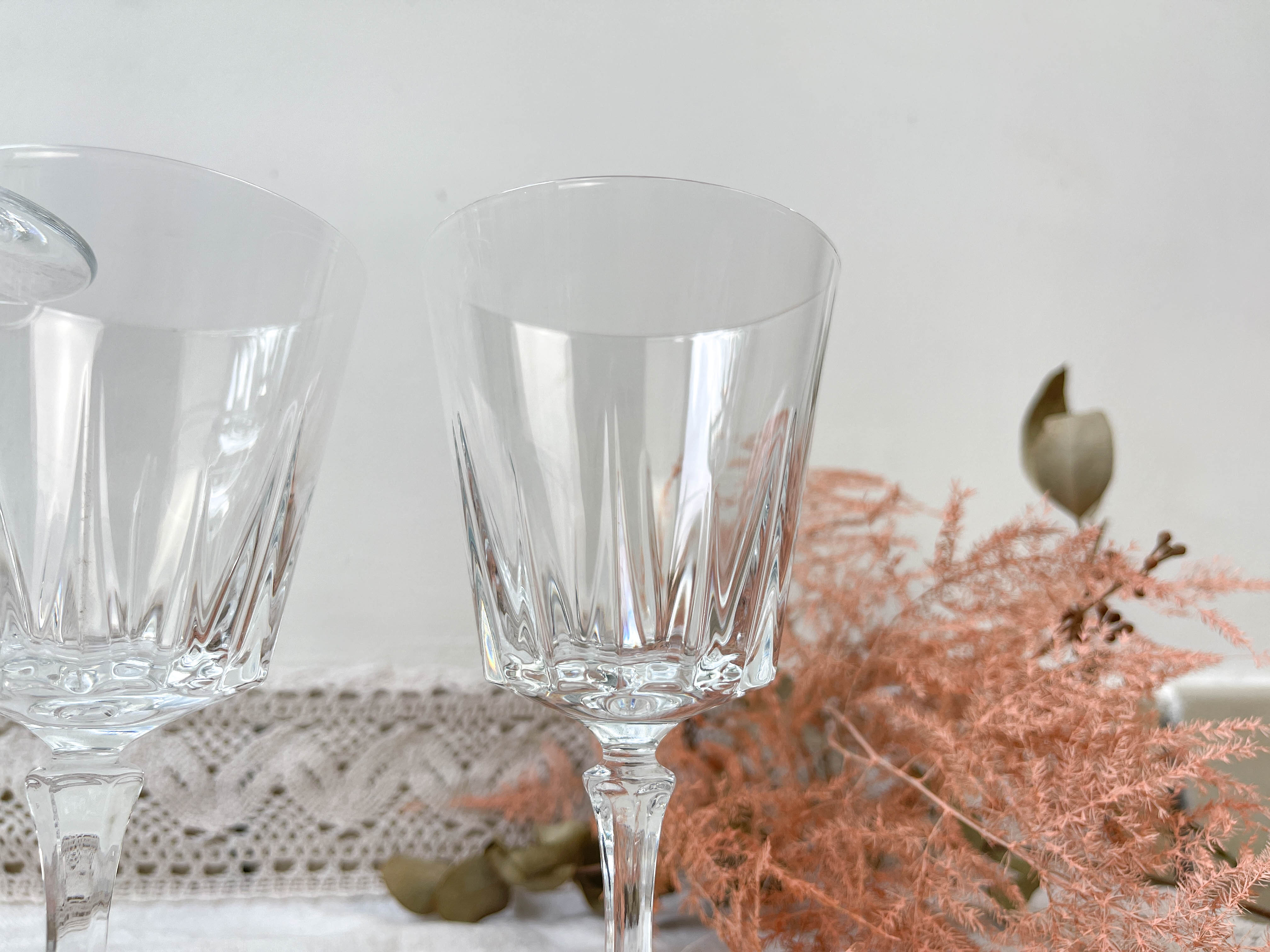 8 Crystal D'Arques red wine glasses model "VERSAILLES"