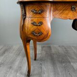 Coiffeuse de style Louis XV marquetée, XXe siècle