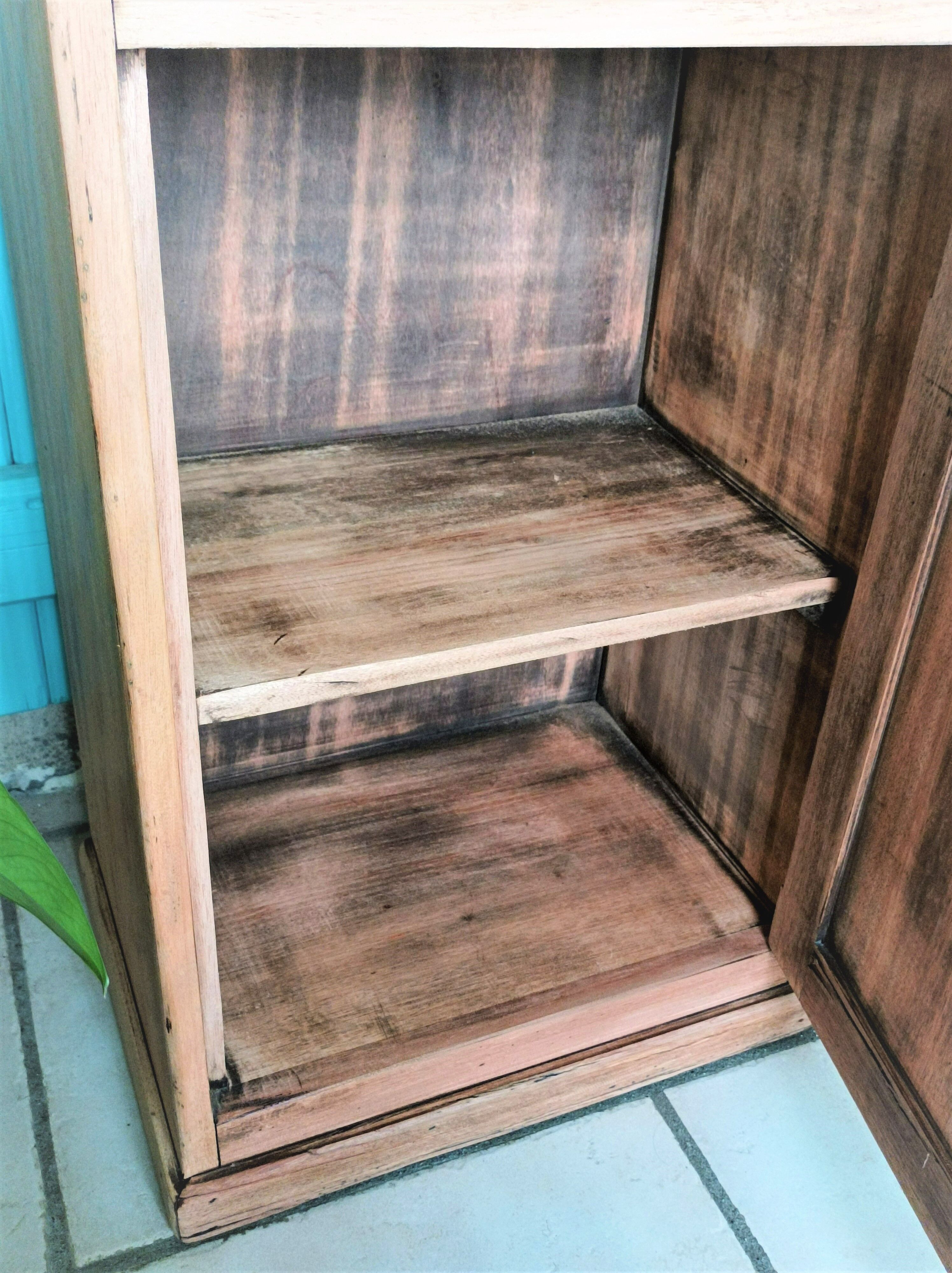 Storage cabinet