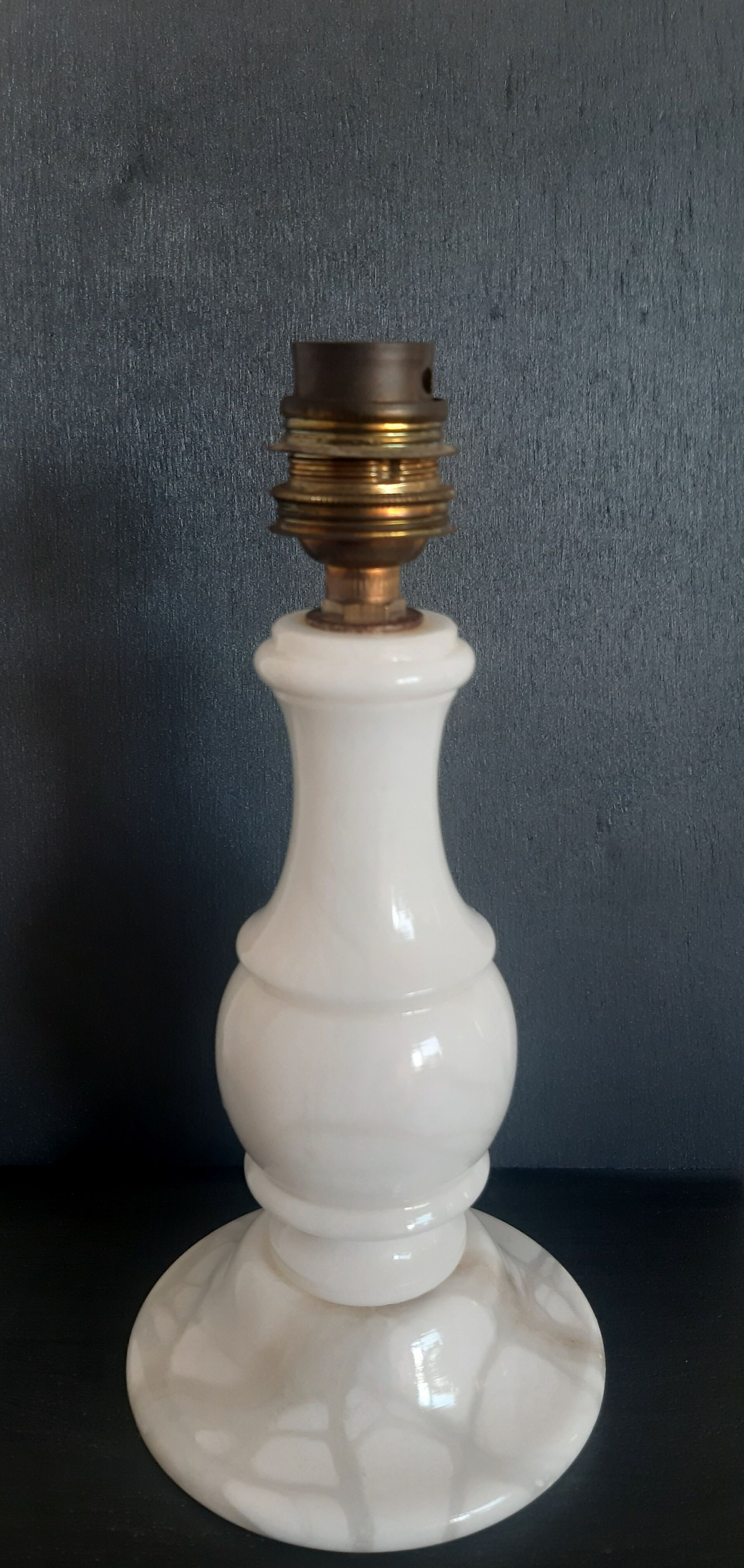 Alabaster lamp foot