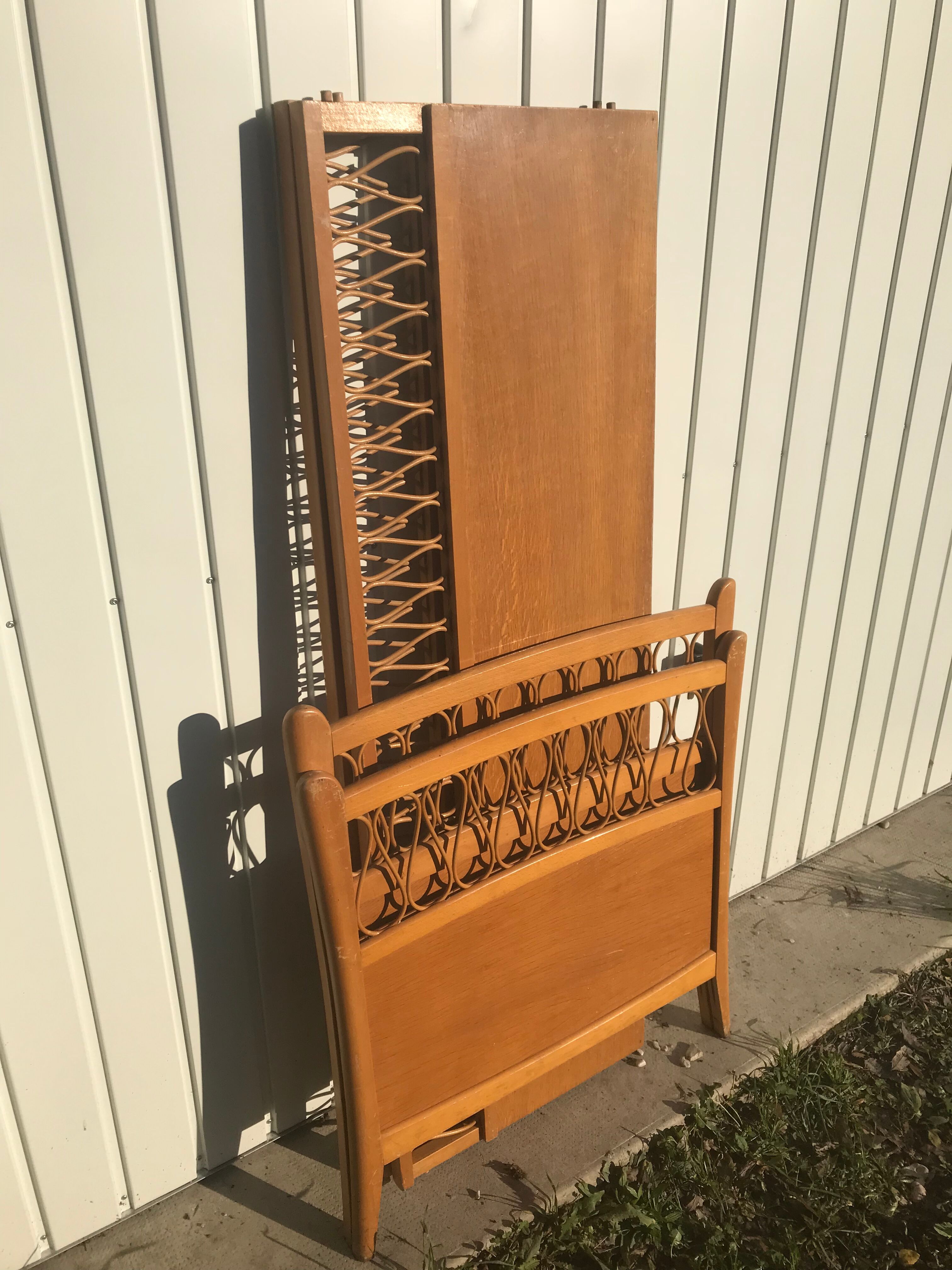 Ancien lit bébé scandinave bois