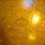 Columbus globe. Edited by Oberrealsch uldirektor Dr. R. Neuse.