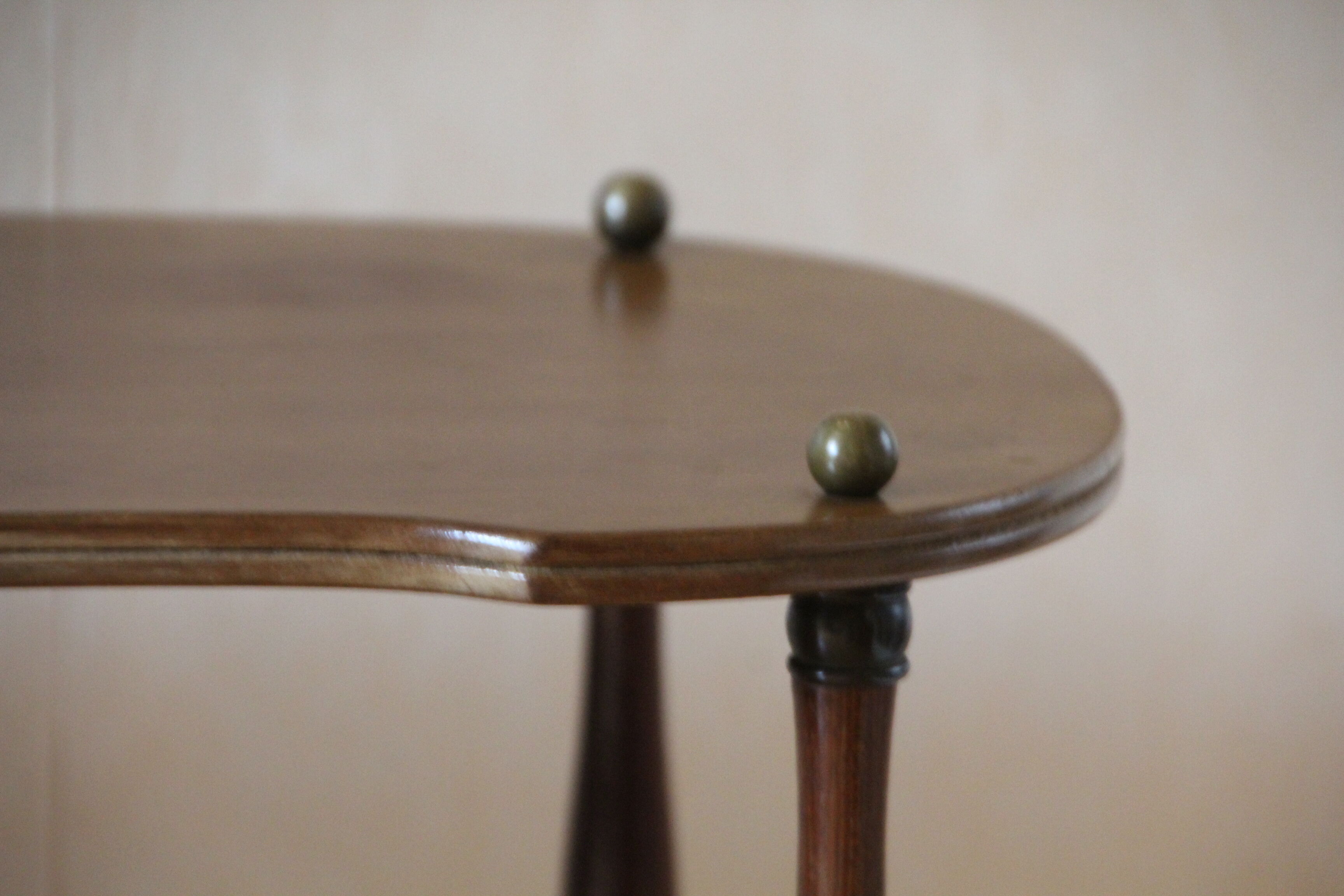 Side table kidney bean Louis XV style