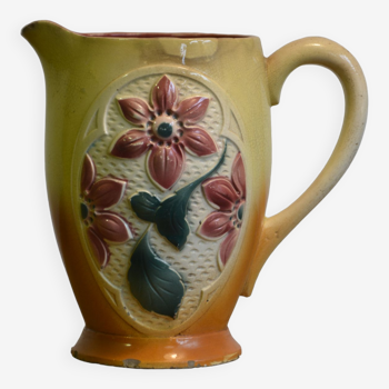 Flowering slurry pitcher