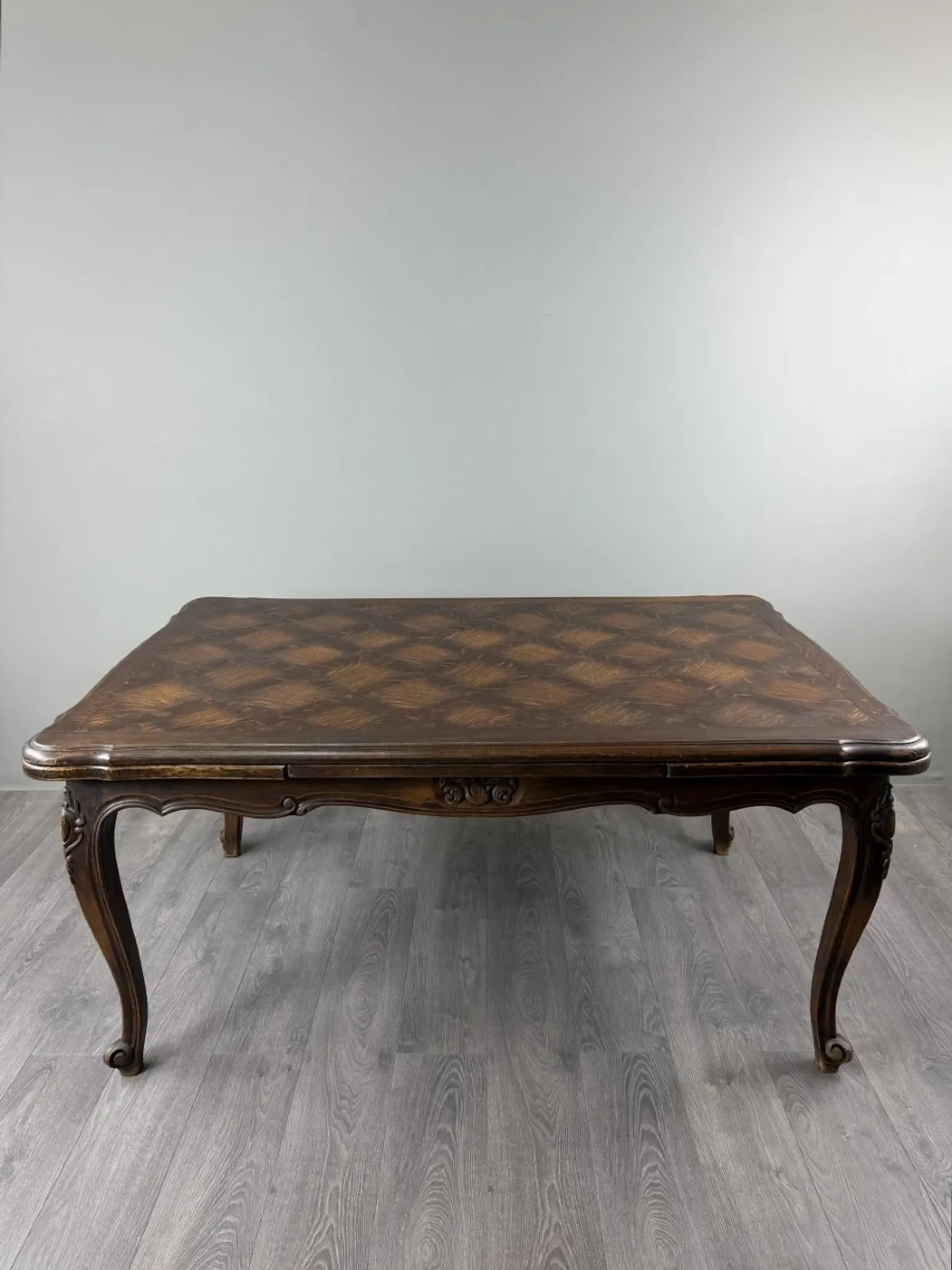 Table de salle à manger de style Louis XV, XXe Siècle