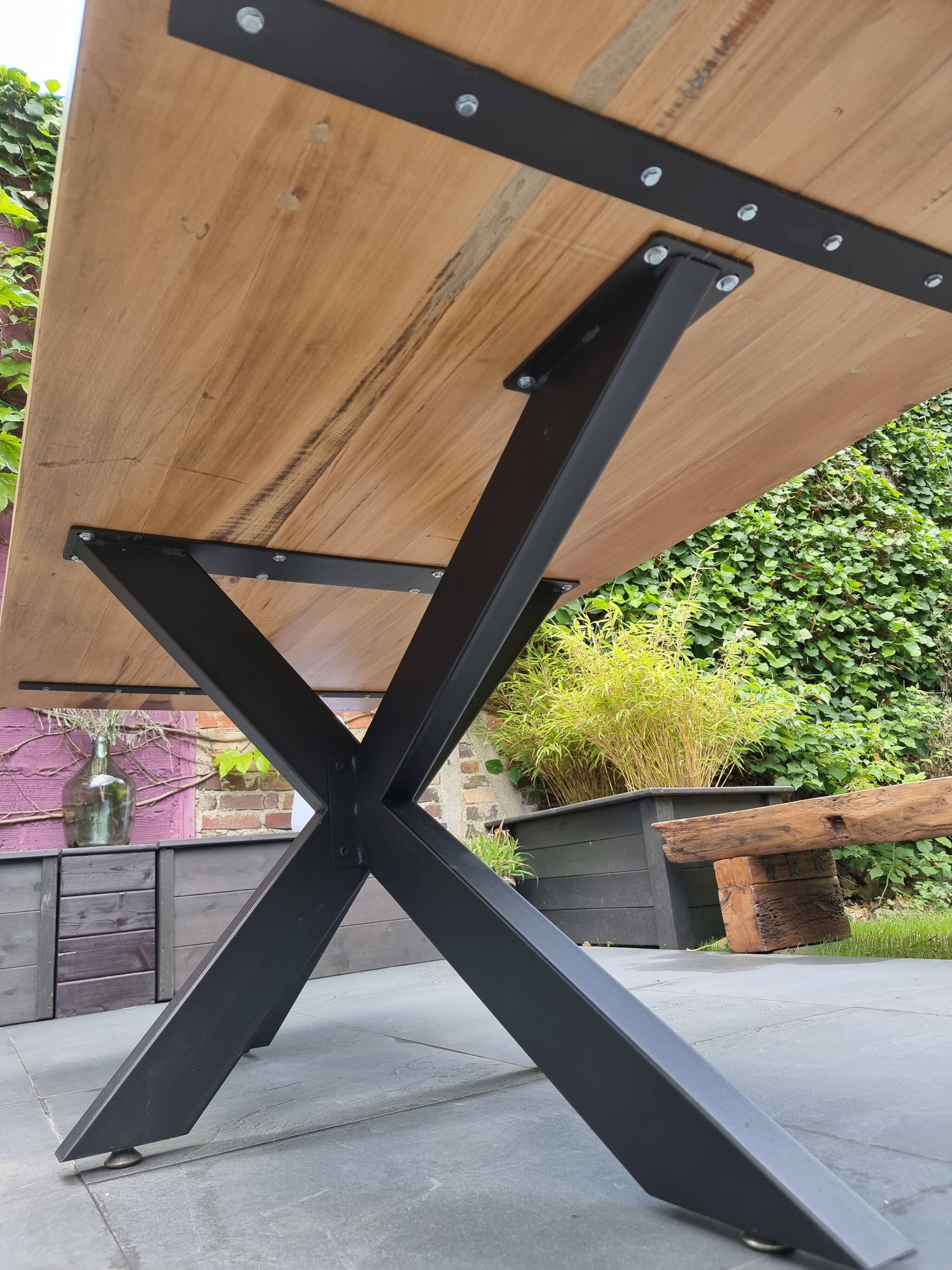 Dining table solid oak feet mikado