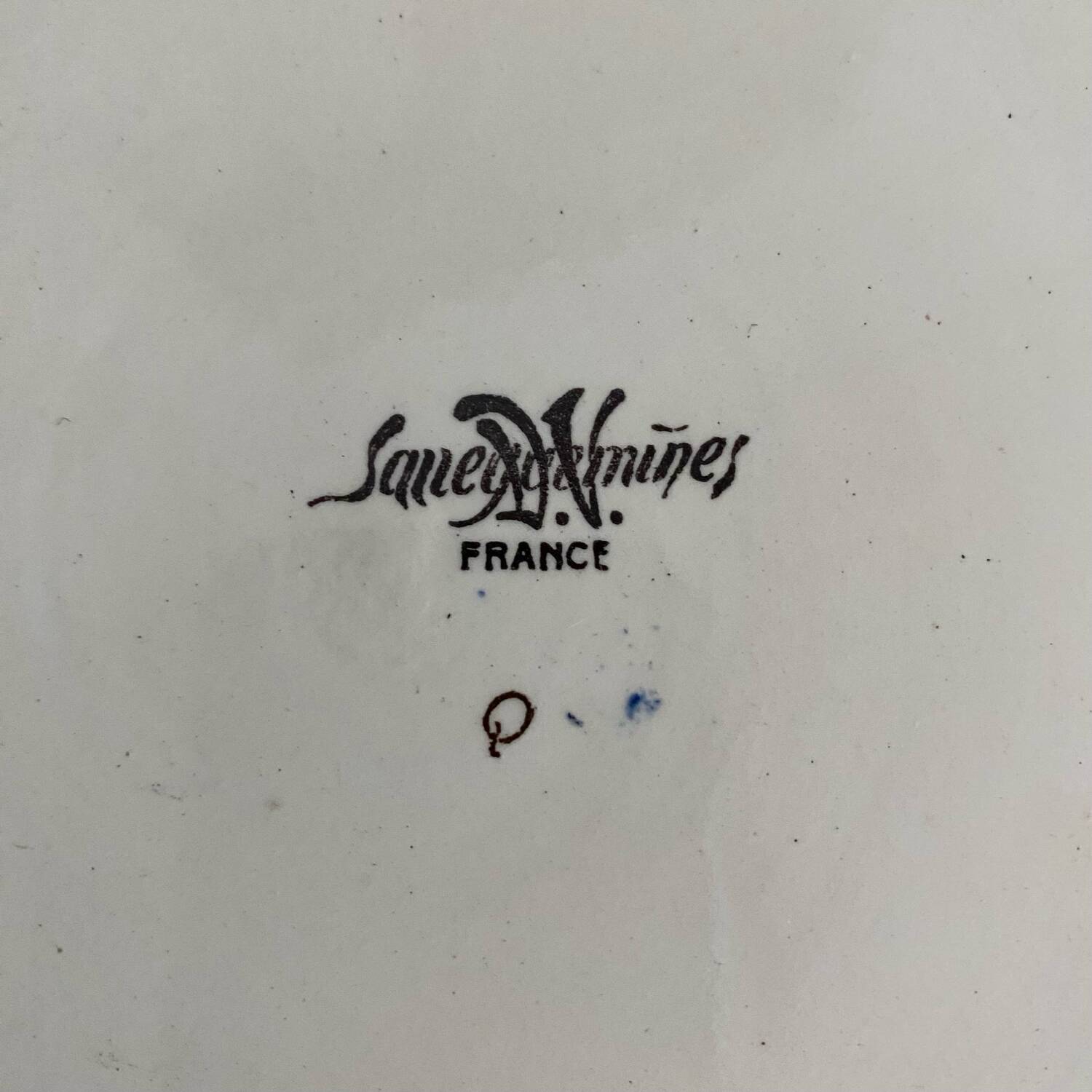 Sarreguemines Dubarry earthenware trivet