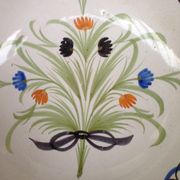 Flat hollow earthenware