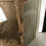 Chair to hang rope