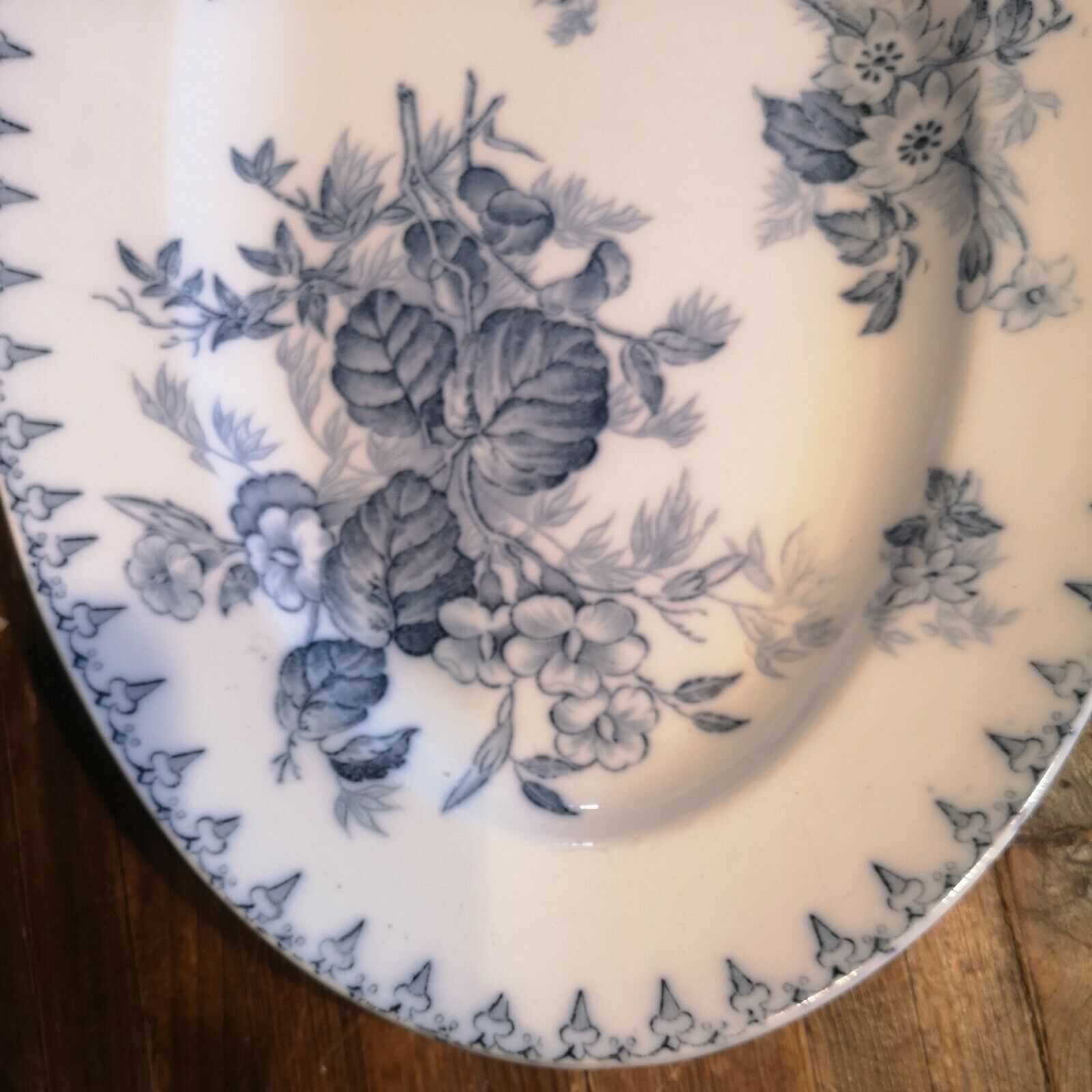 Oval dish Sarreguemines model Flora