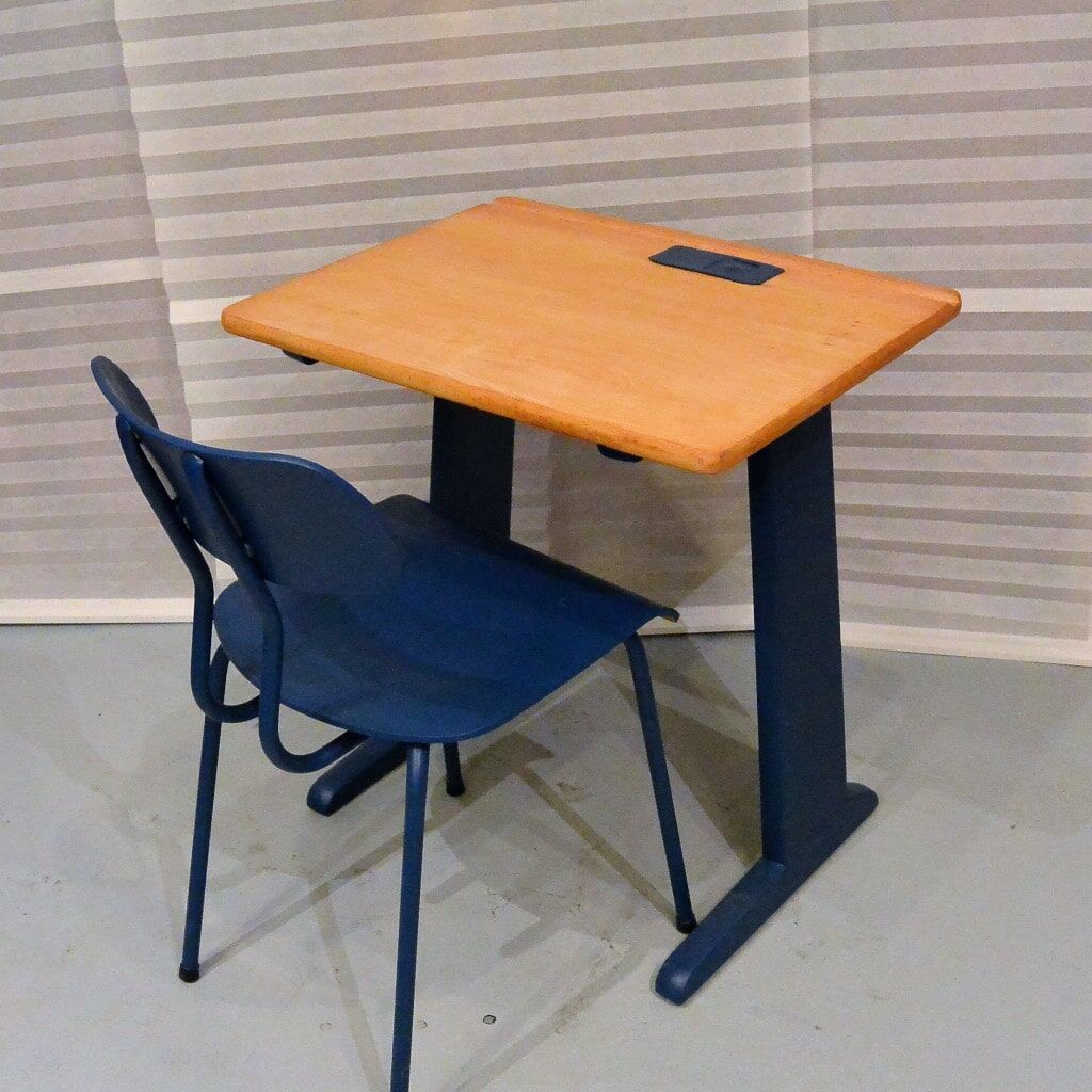 Bureau bois/bleu et chaise