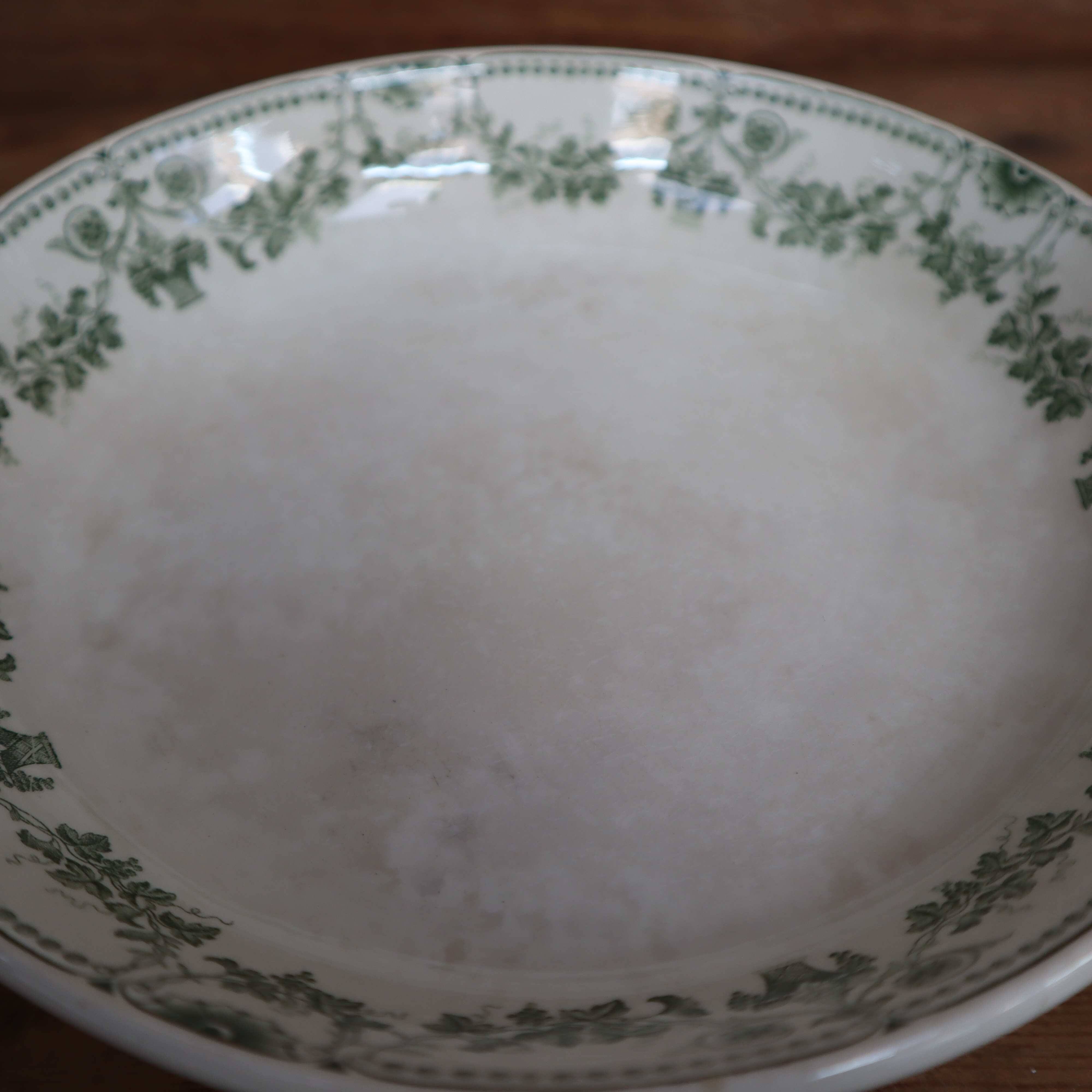 Badonviller Champagne model footed dish/composite bowl