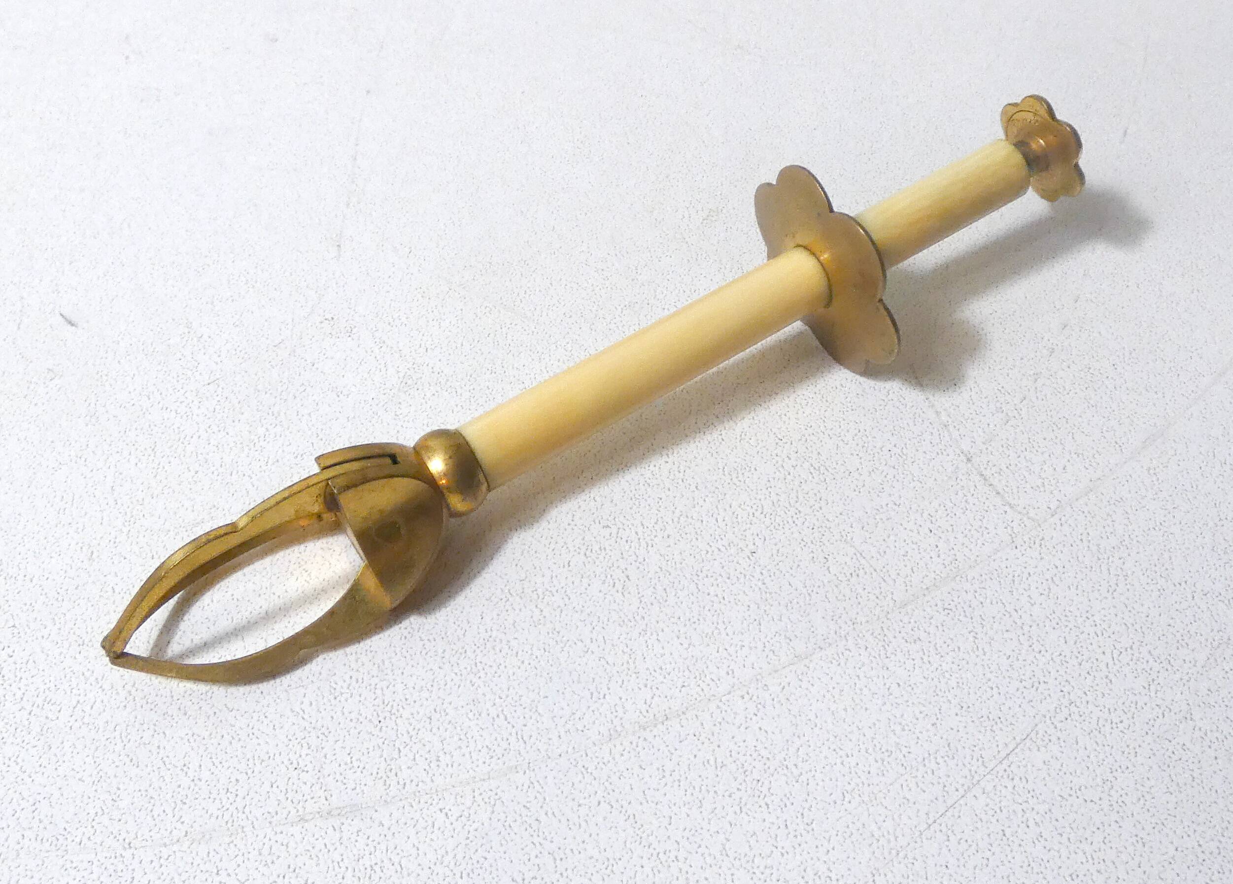 Limoges Ribes porcelain tea and coffee service, gold, silver, iridescent mother-of-pearl, Art Deco