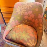 Table and tulip leg chair, vintage space age from the 70s.